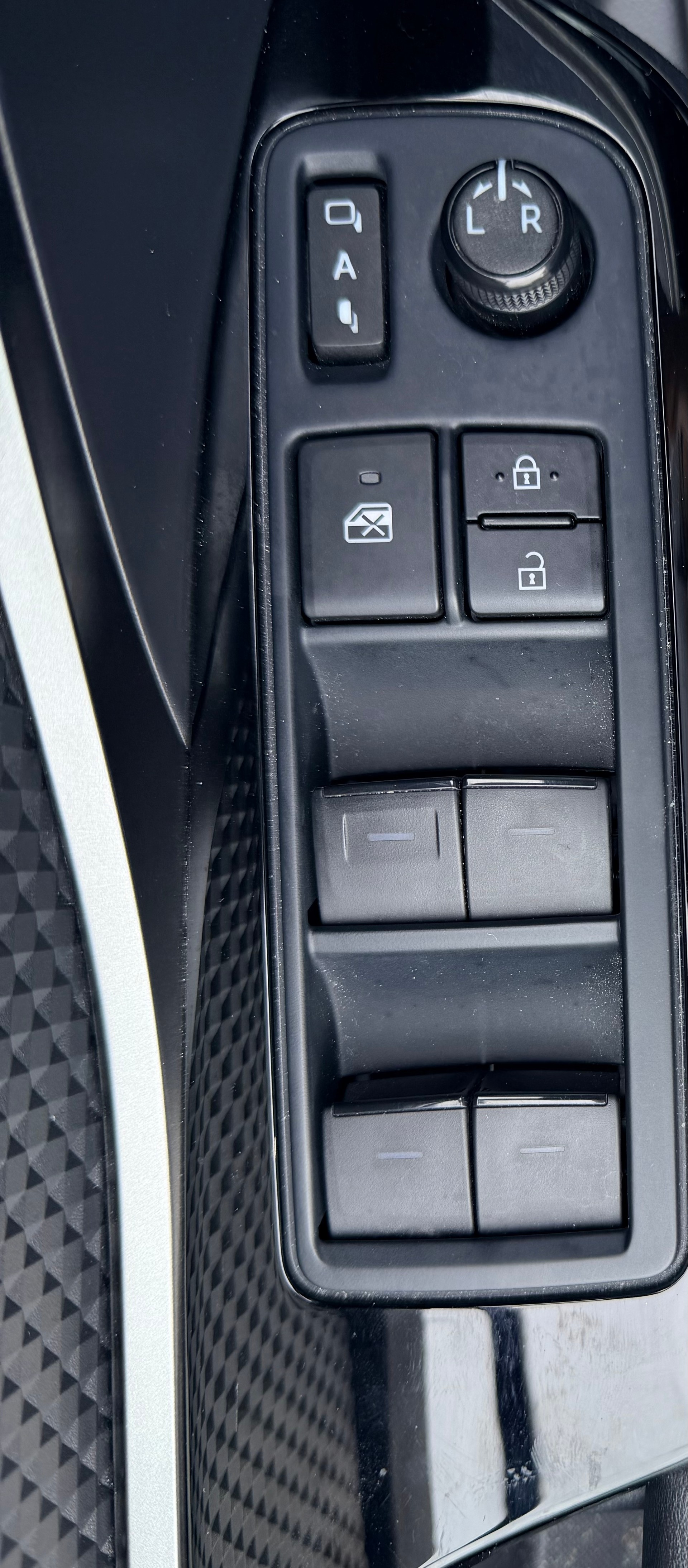 TOYOTA C-HR 2.0 HSD CVT Trend-image-22