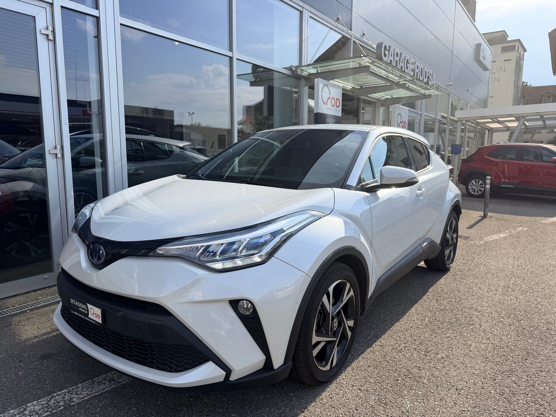 TOYOTA C-HR 2.0 HSD CVT Trend-image-0
