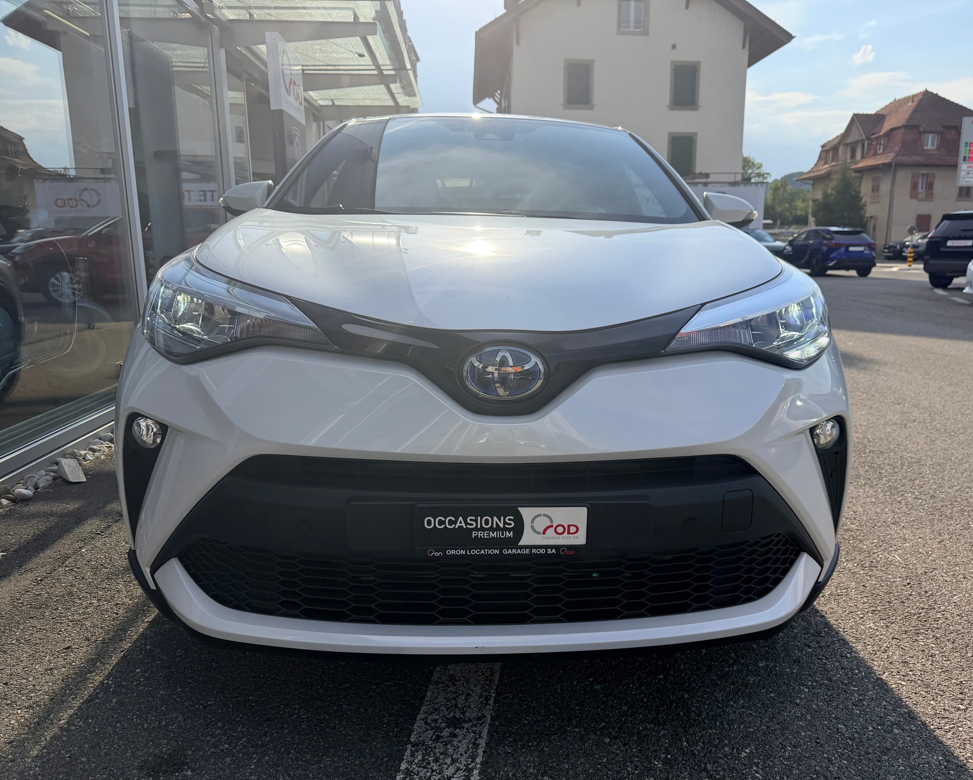 TOYOTA C-HR 2.0 HSD CVT Trend-image-3