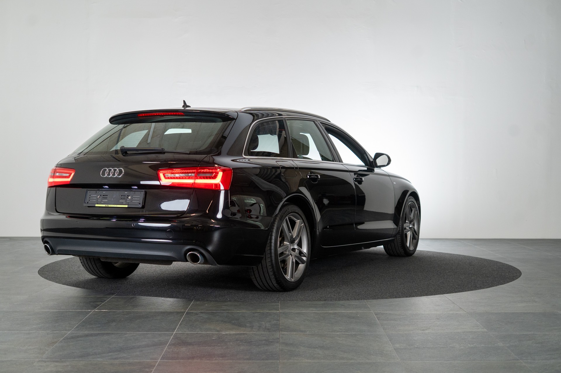 AUDI A6 Avant 3.0 V6 TDI 204 quattro S-Tr. / CH-Fahrzeug / Tempomat / Virtual Cockpit-image-3