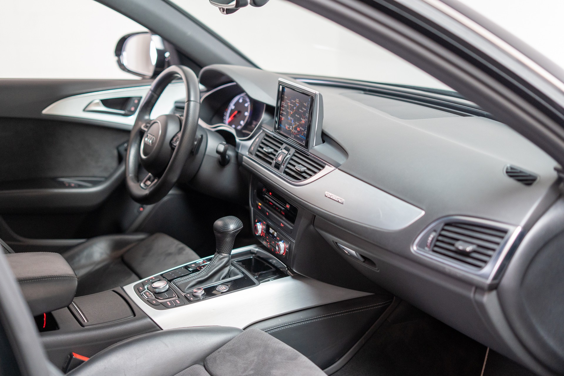 AUDI A6 Avant 3.0 V6 TDI 204 quattro S-Tr. / CH-Fahrzeug / Tempomat / Virtual Cockpit-image-13