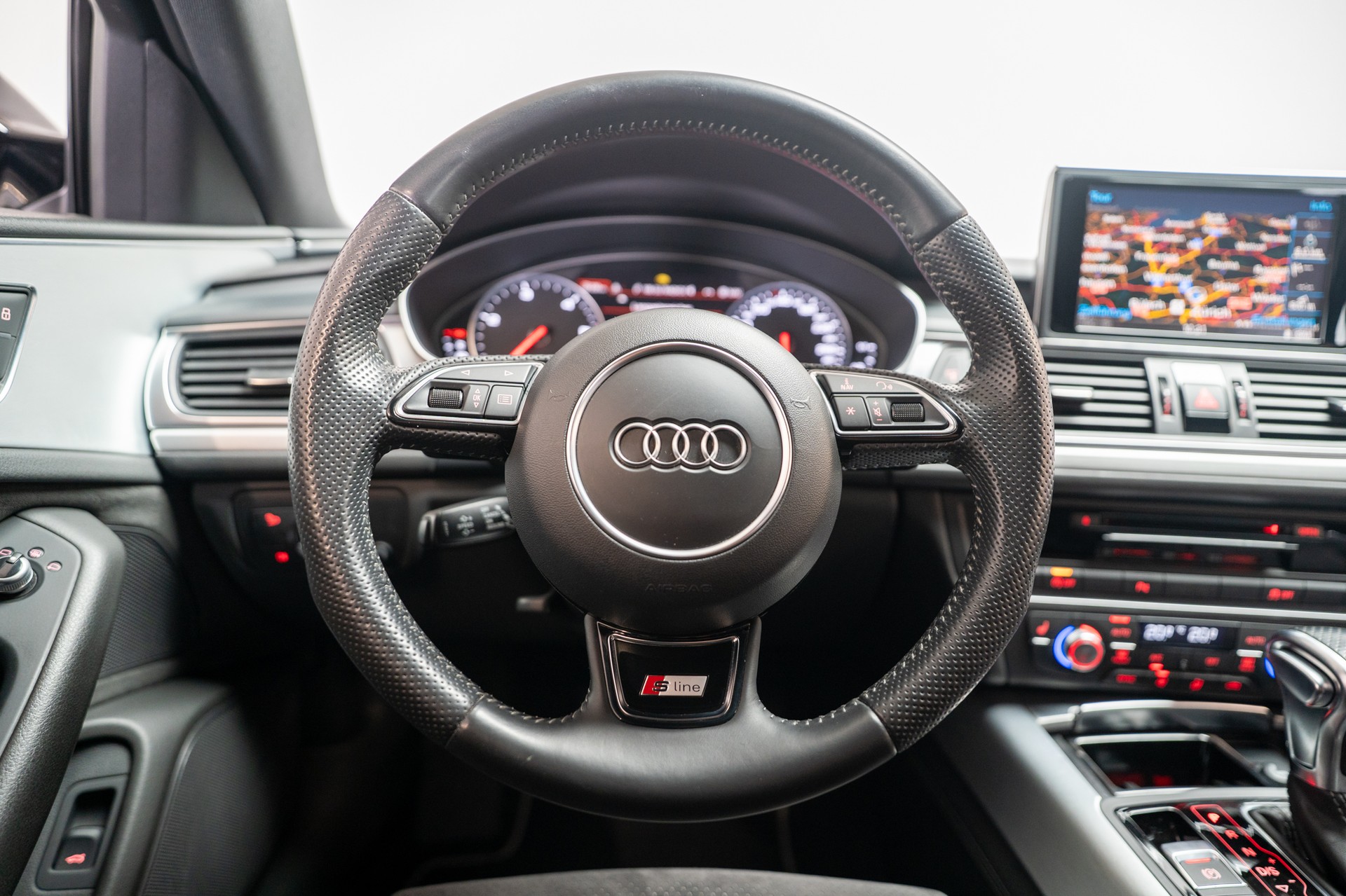 AUDI A6 Avant 3.0 V6 TDI 204 quattro S-Tr. / CH-Fahrzeug / Tempomat / Virtual Cockpit-image-15