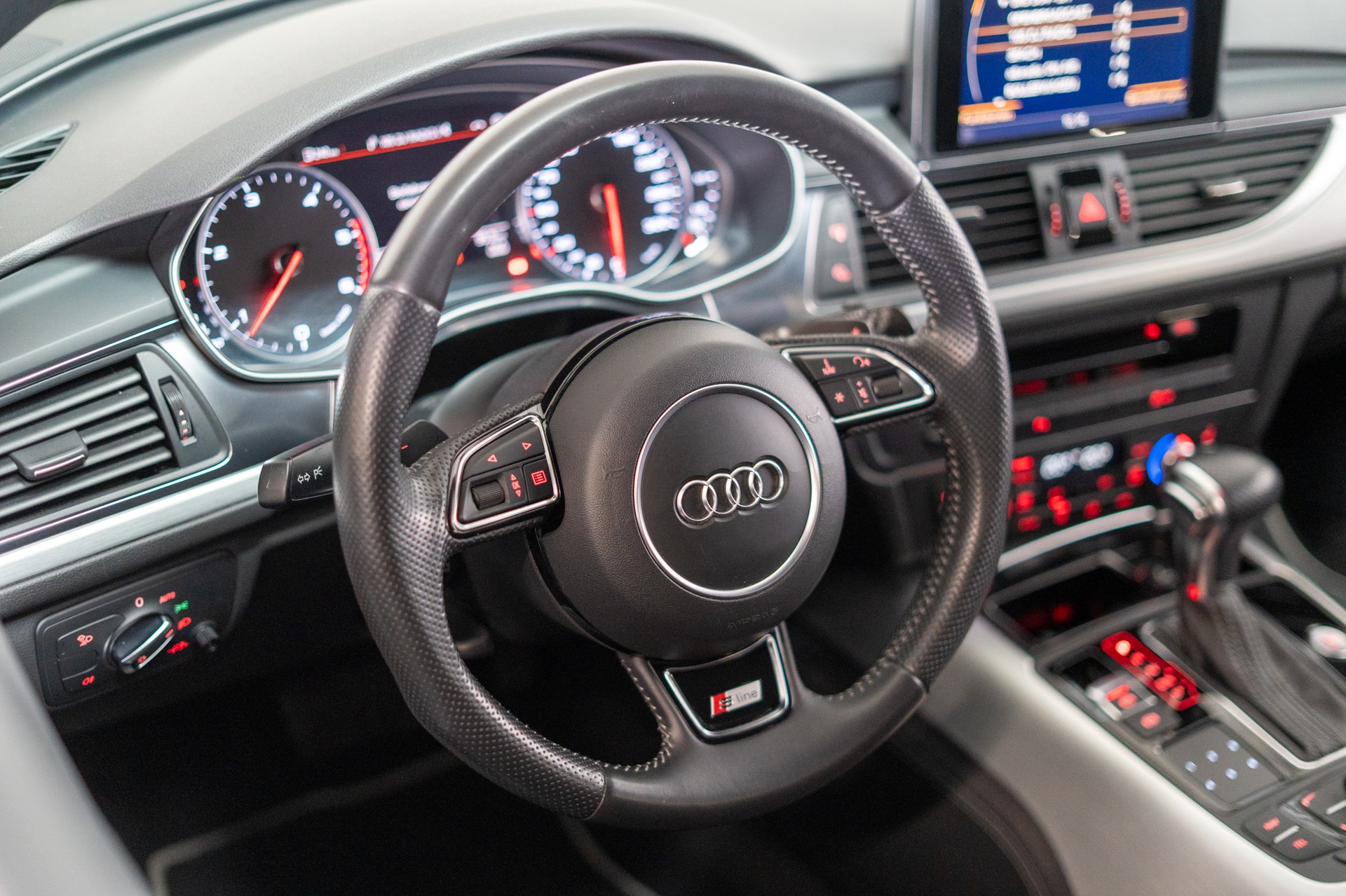 AUDI A6 Avant 3.0 V6 TDI 204 quattro S-Tr. / CH-Fahrzeug / Tempomat / Virtual Cockpit-image-7