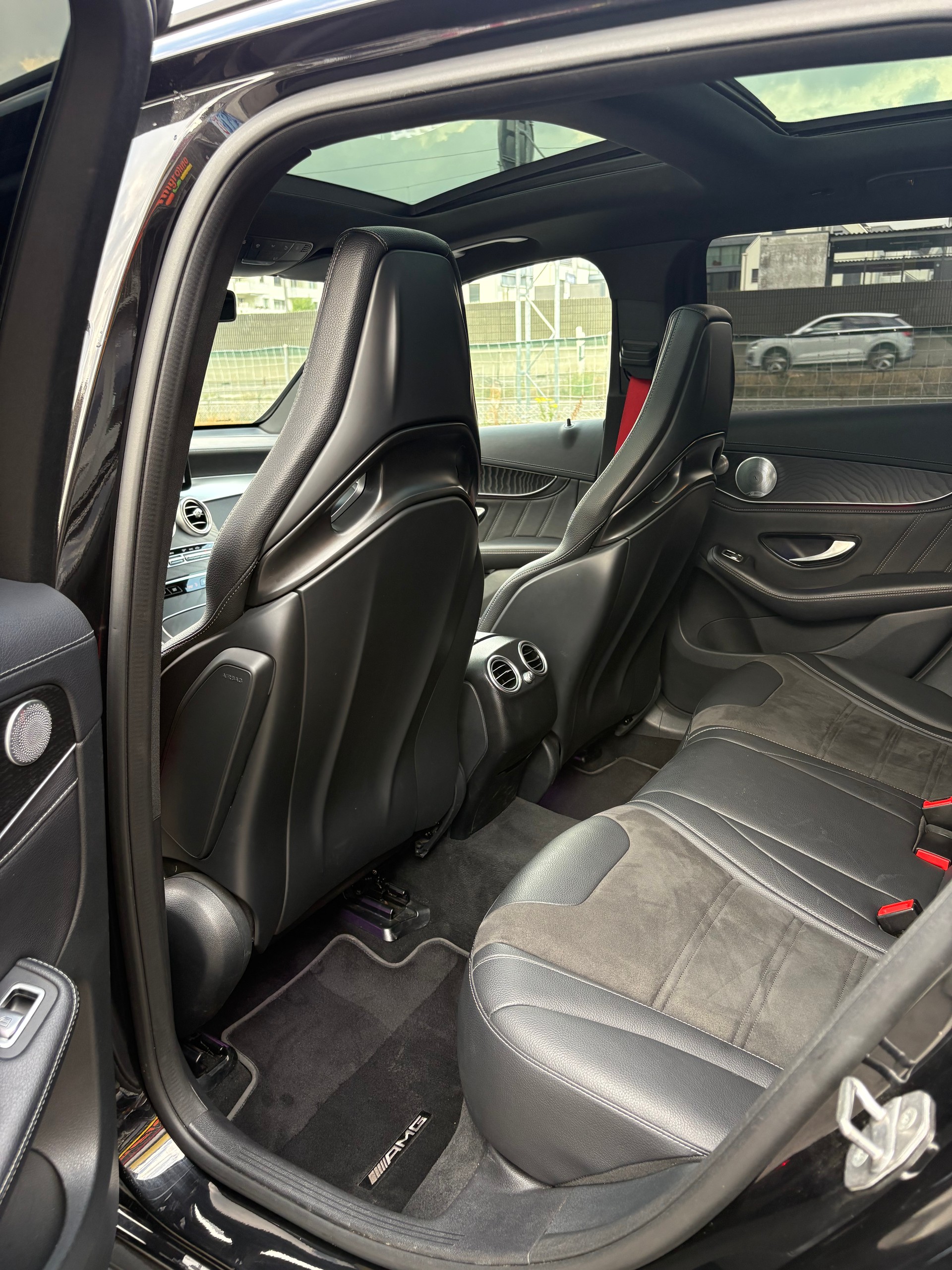 MERCEDES-BENZ GLC 63 AMG 4m+-image-4