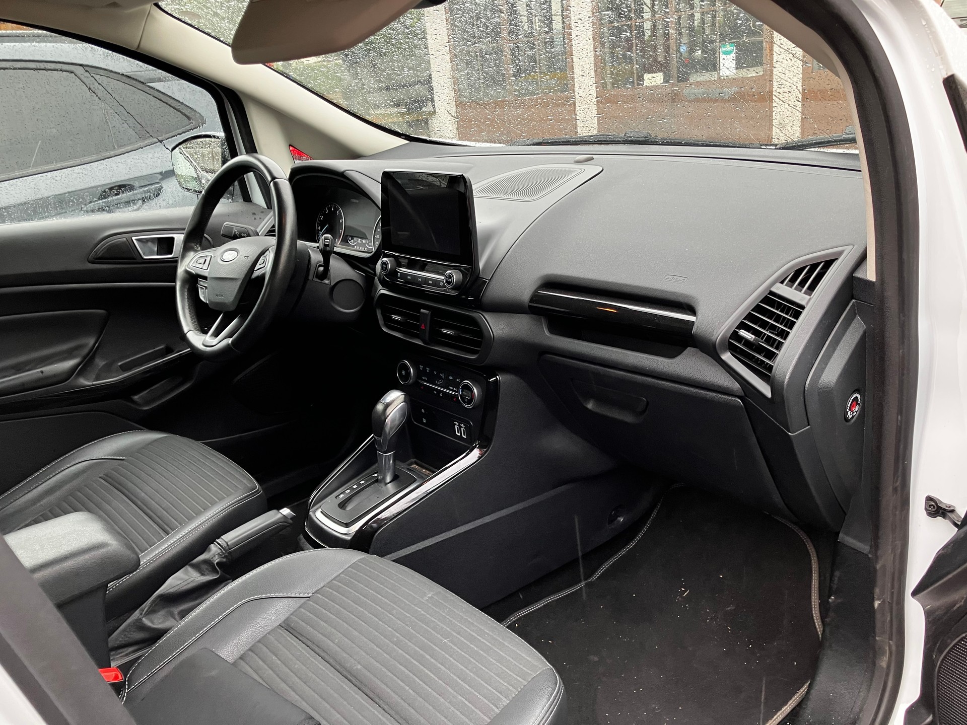 FORD EcoSport 1.0 SCTi Business Automat-image-7