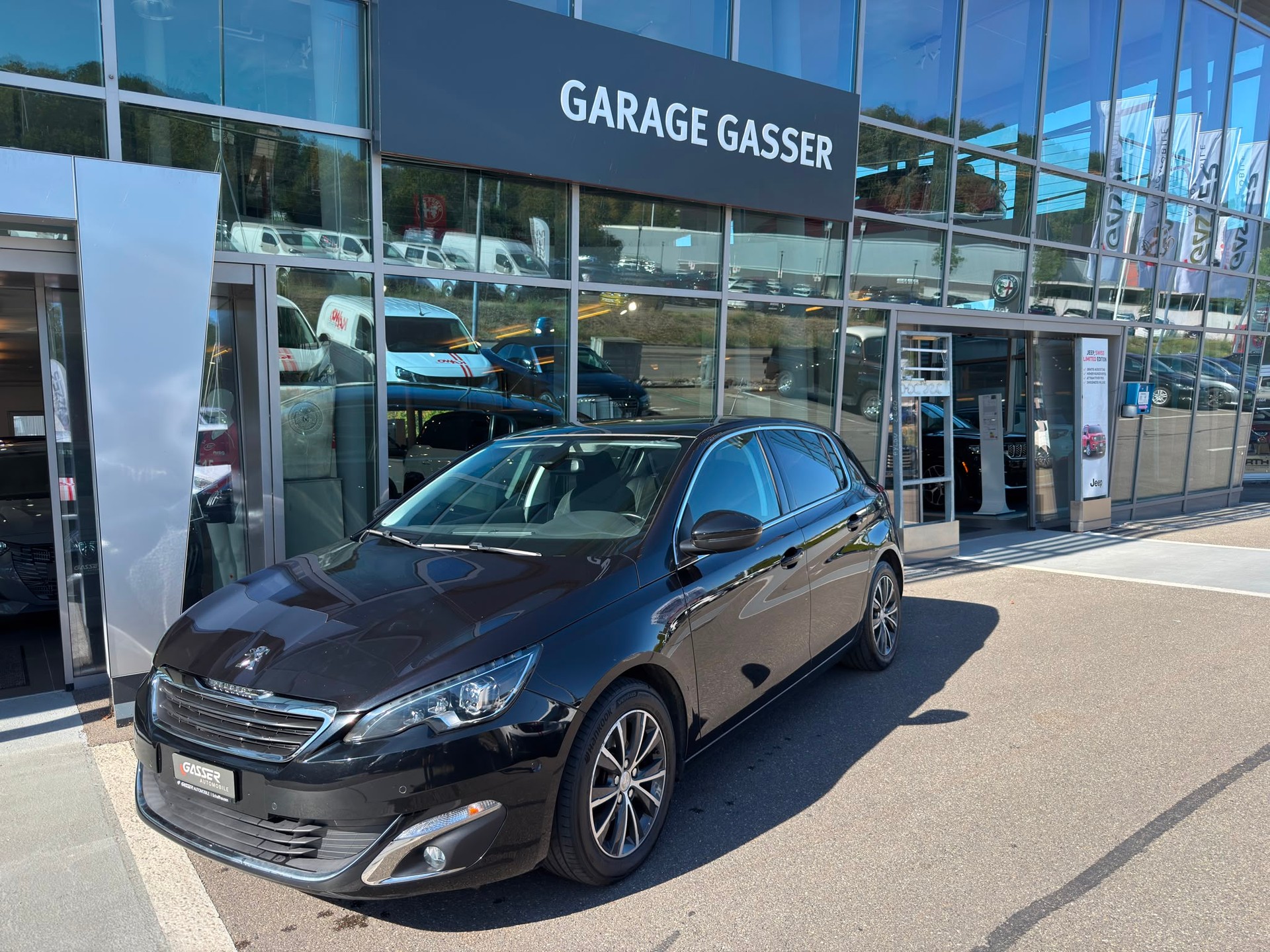 PEUGEOT 308 1.2 THP Allure-image-0