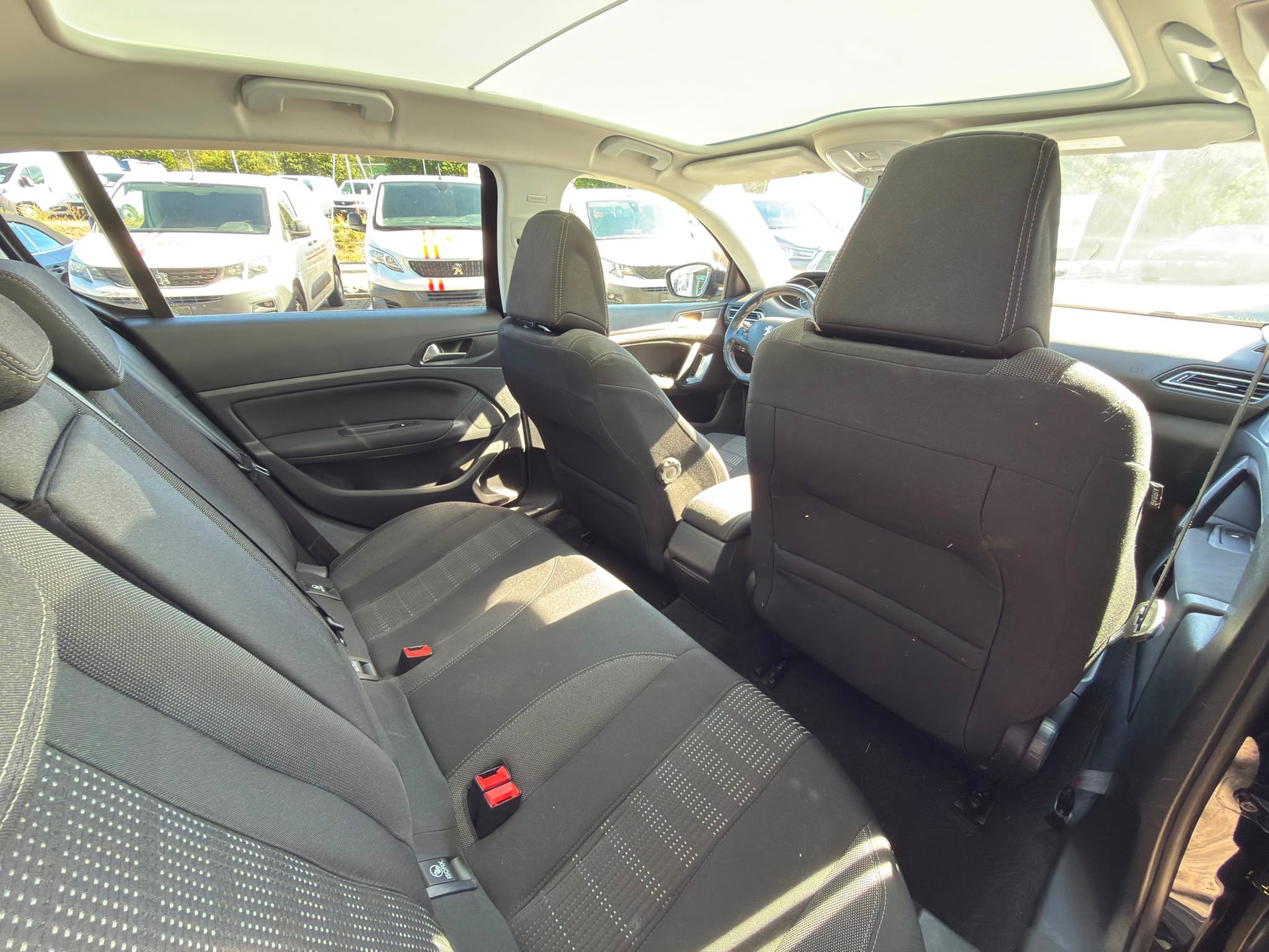 PEUGEOT 308 1.2 THP Allure-image-6