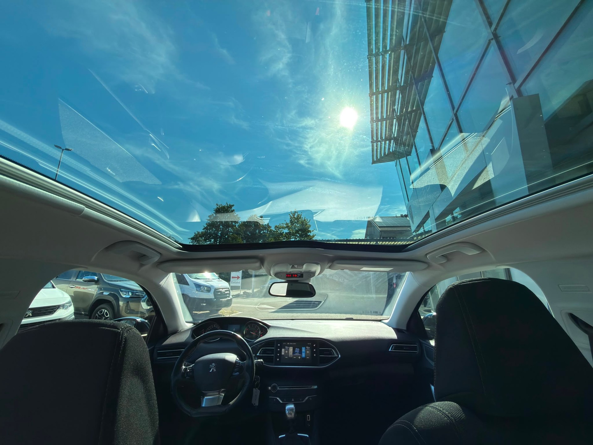 PEUGEOT 308 1.2 THP Allure-image-10