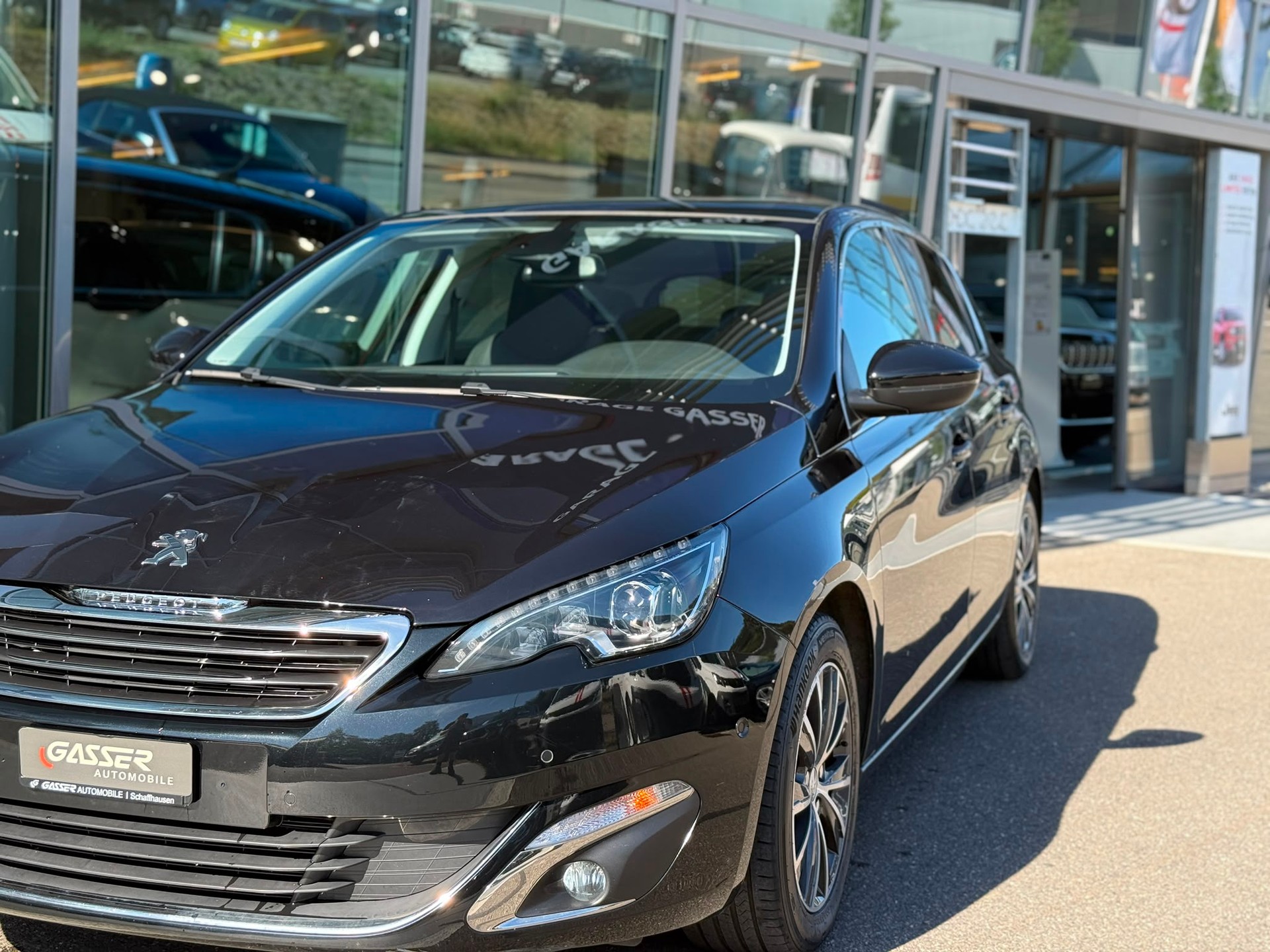 PEUGEOT 308 1.2 THP Allure-image-2