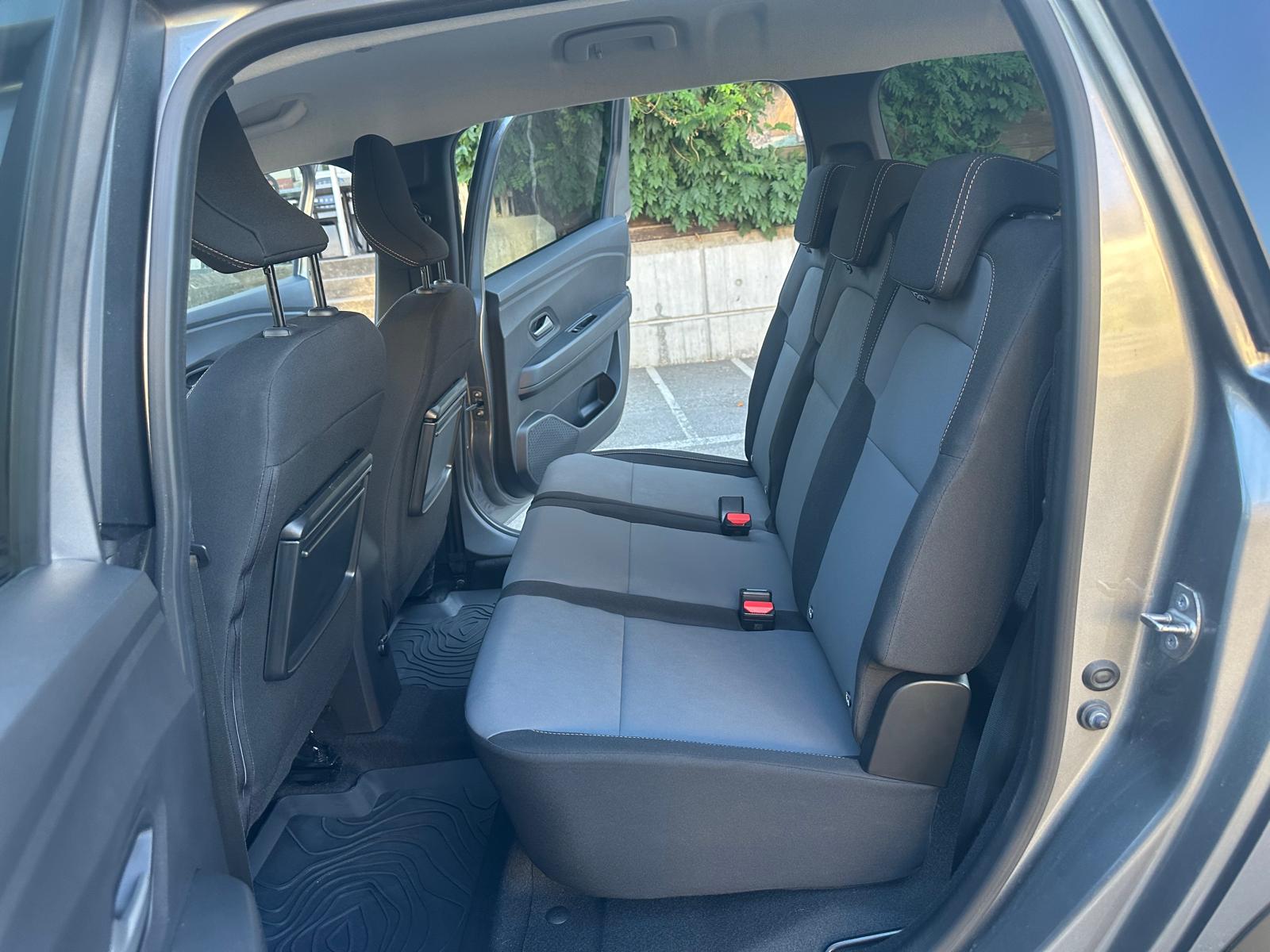 DACIA Jogger HEV 140 Extreme-image-10