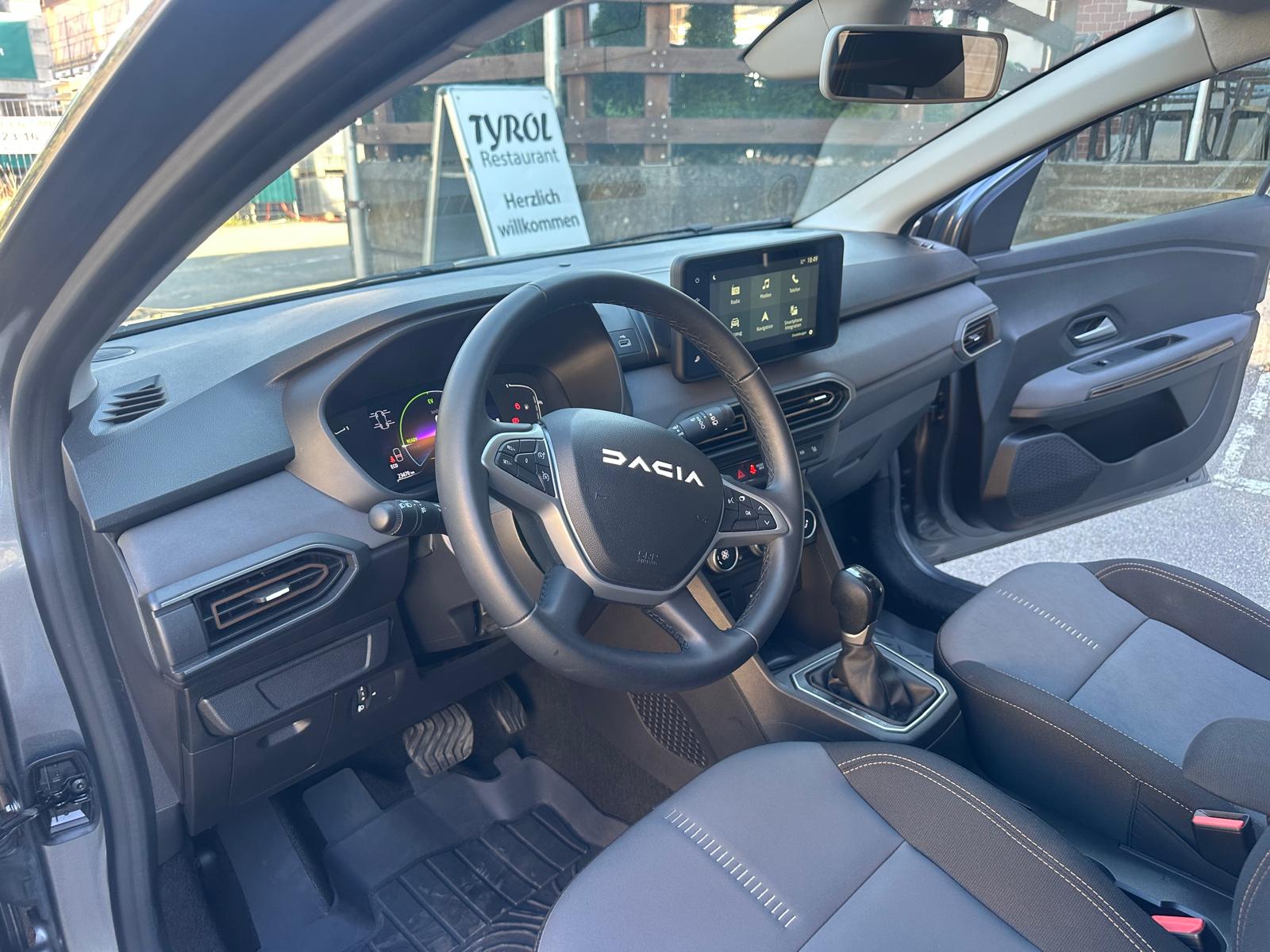 DACIA Jogger HEV 140 Extreme-image-9