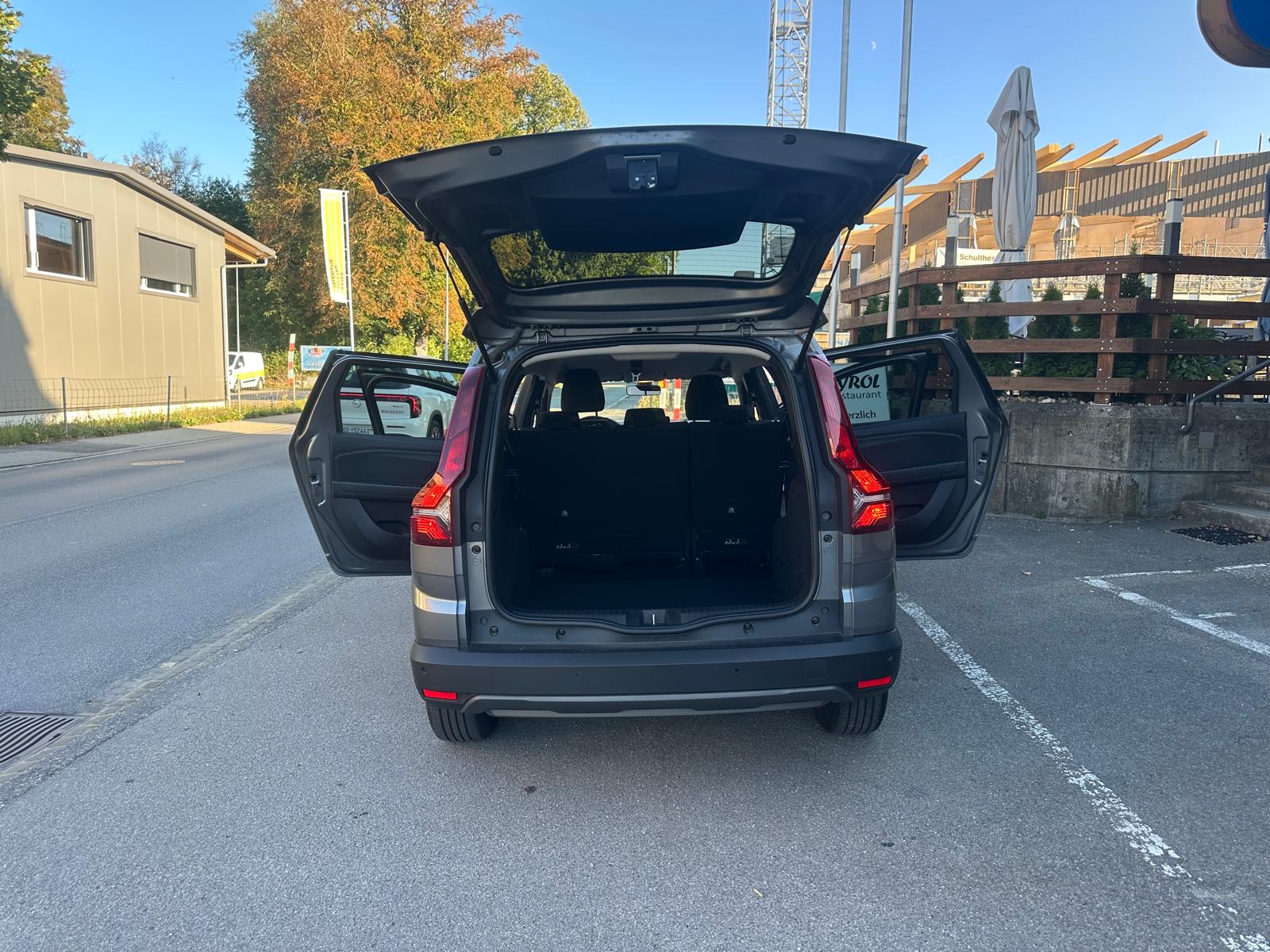 DACIA Jogger HEV 140 Extreme-image-6
