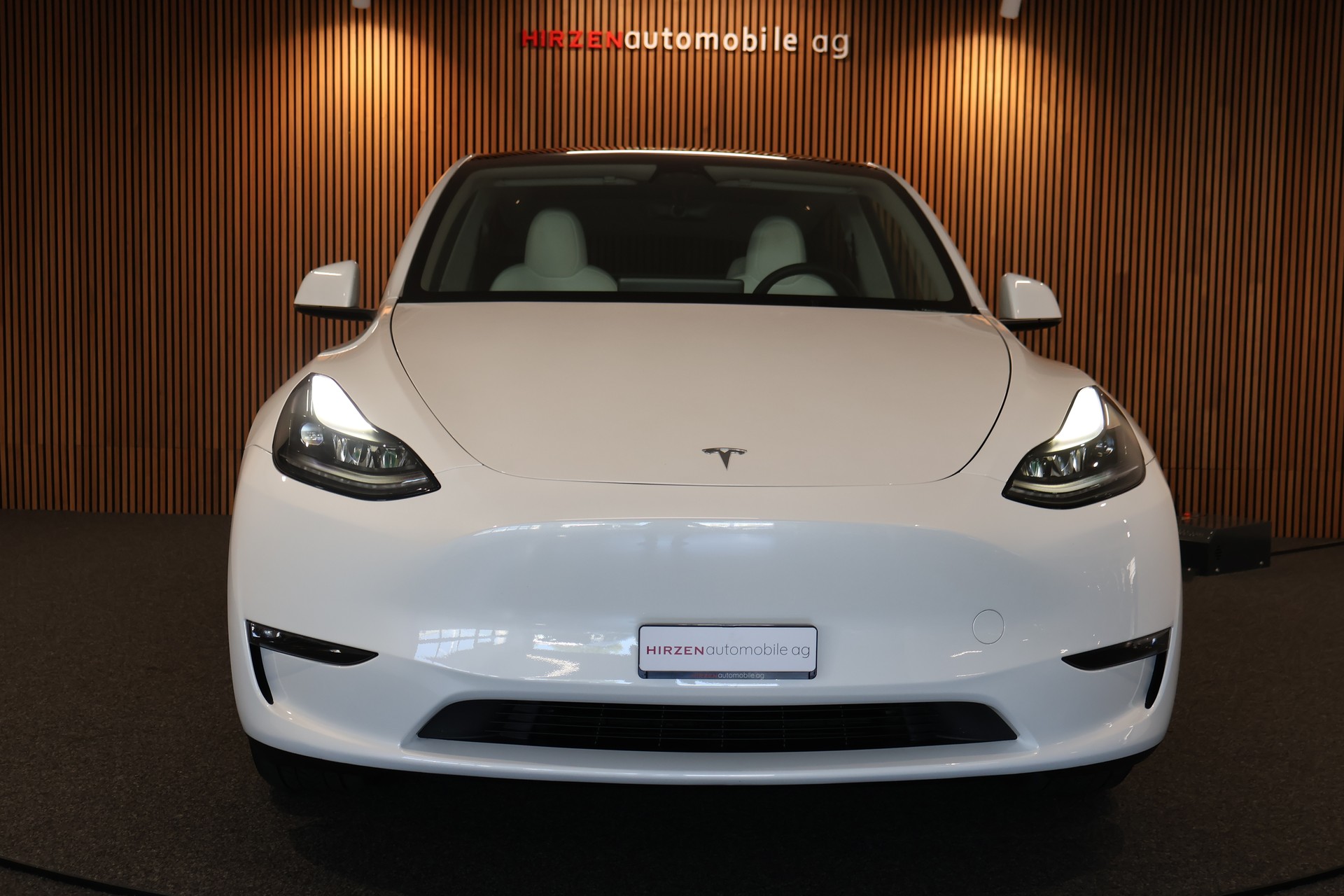 TESLA Model Y Long Range-image-27
