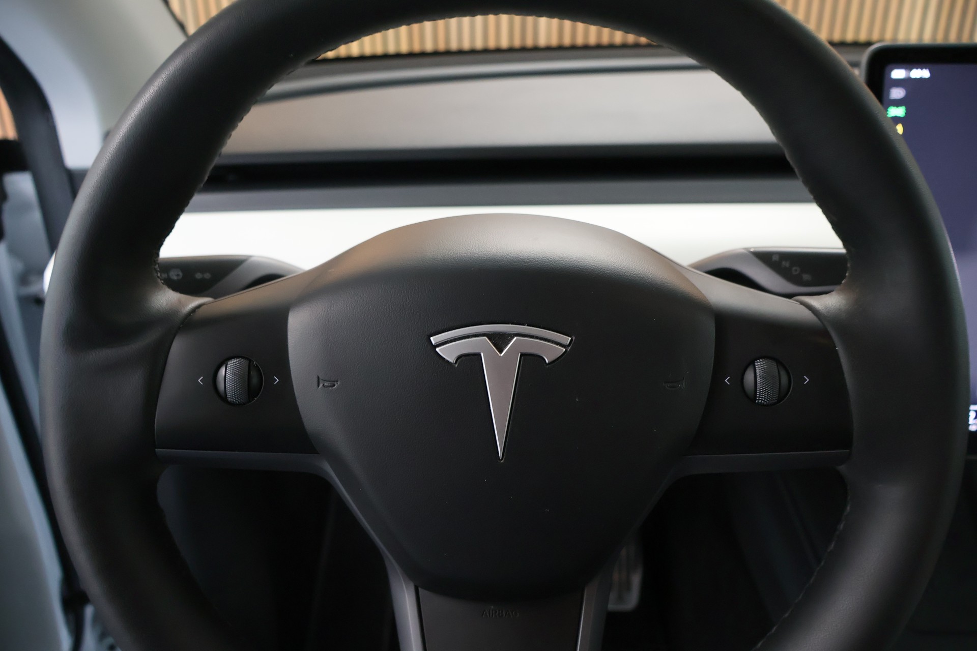 TESLA Model Y Long Range-image-17