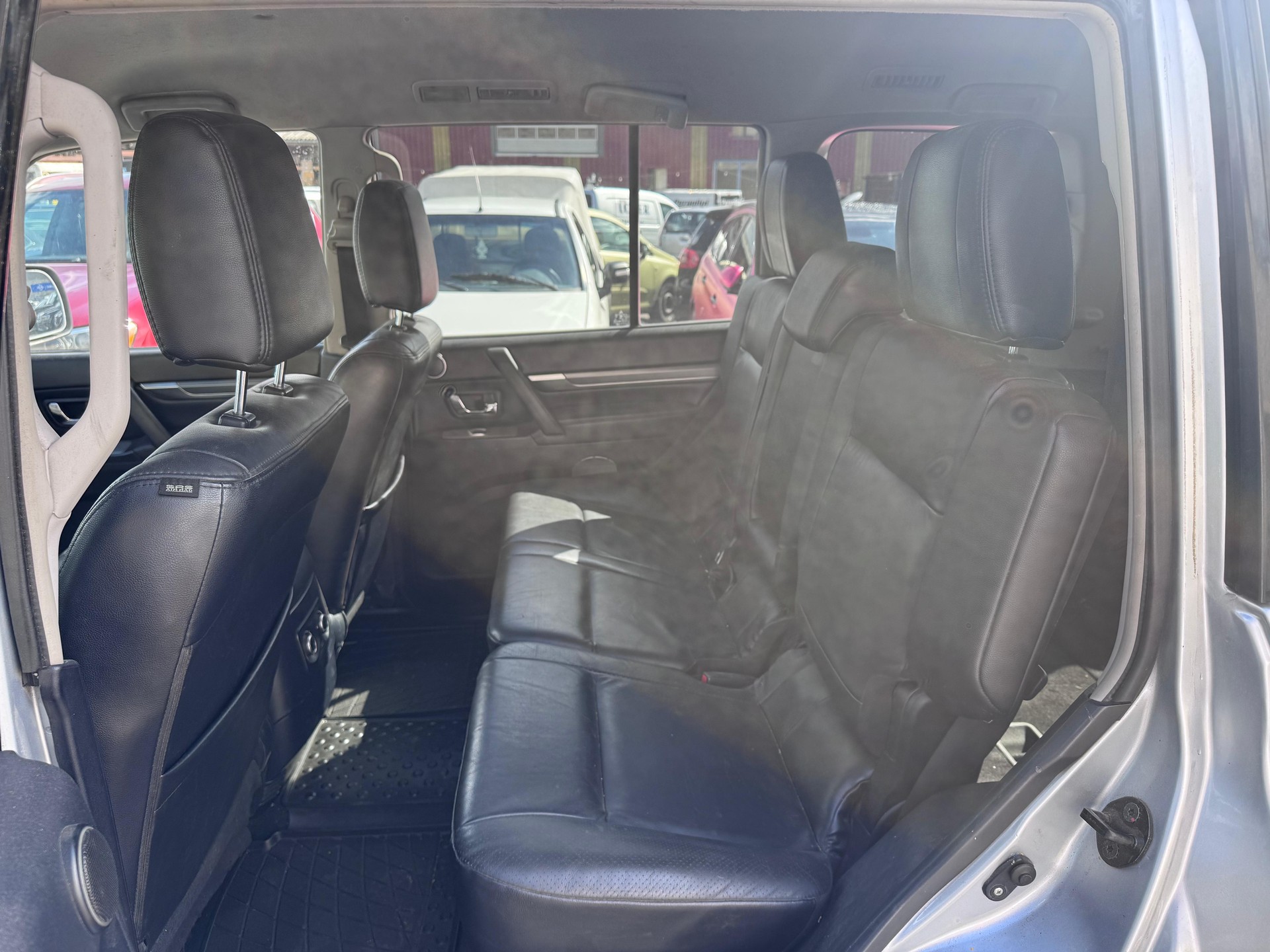 MITSUBISHI Pajero 3.2 DI-D Instyle Automatic-image-7