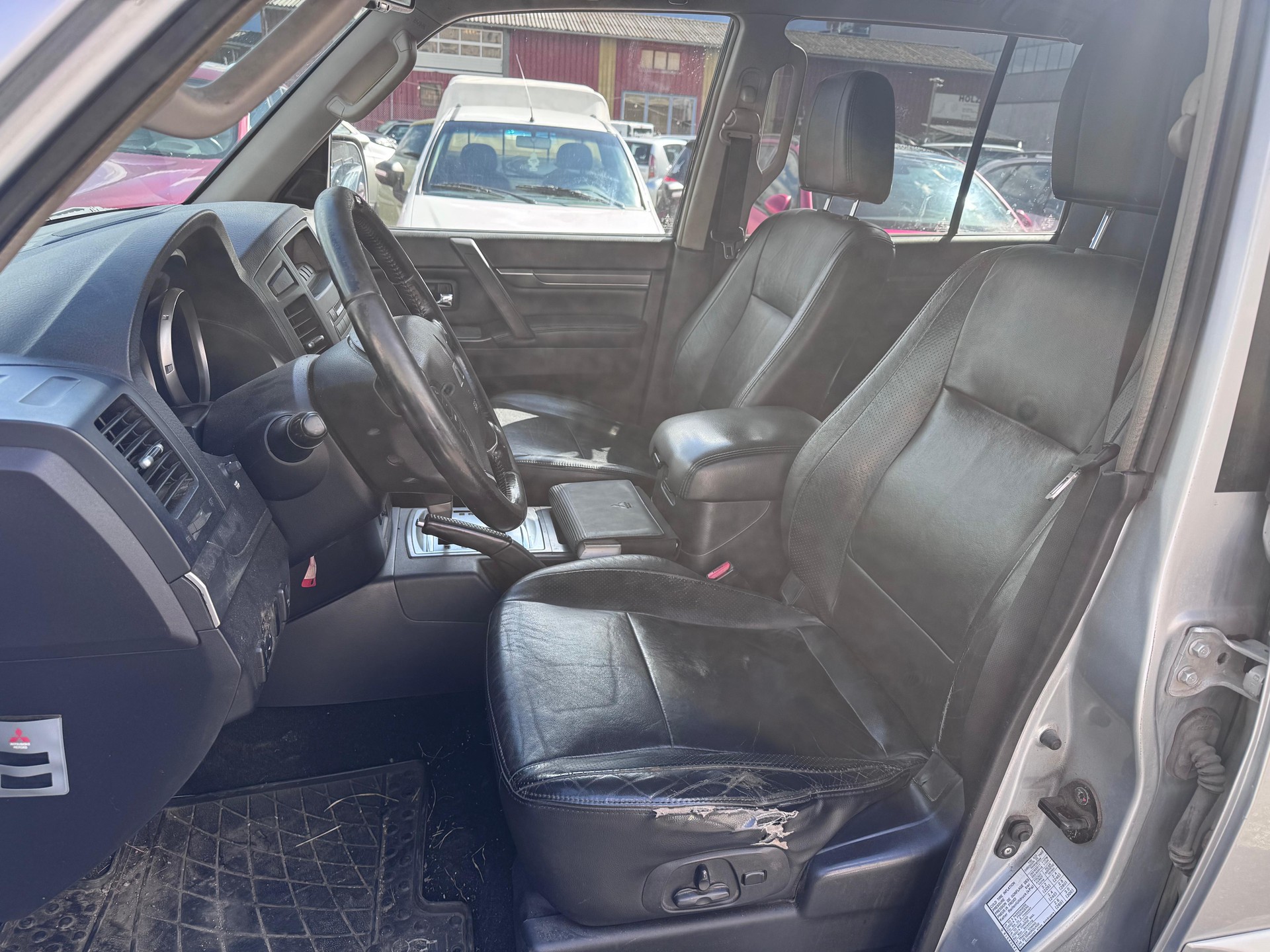 MITSUBISHI Pajero 3.2 DI-D Instyle Automatic-image-9
