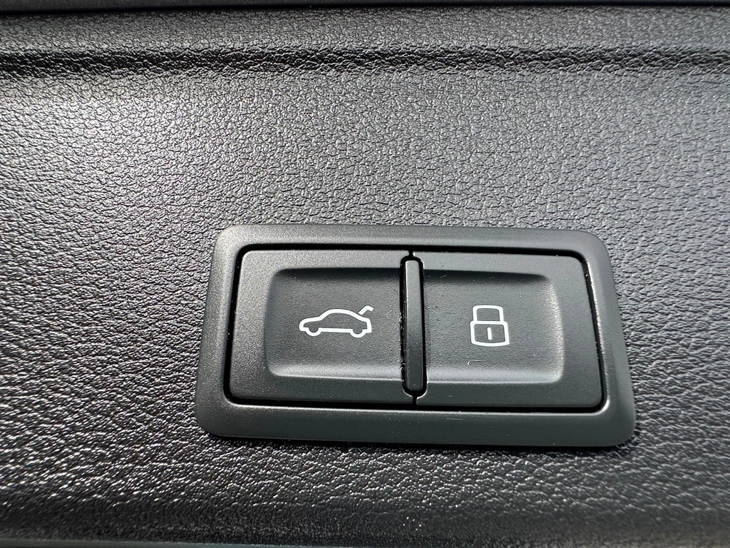 AUDI A4 Avant 40 TDI advanced Attraction quattro S-tronic ** 204 PS ** Voll-Leder ** Gr-Navi ** RF-Kamera ** HUD ** Anh-Kupplung-image-7