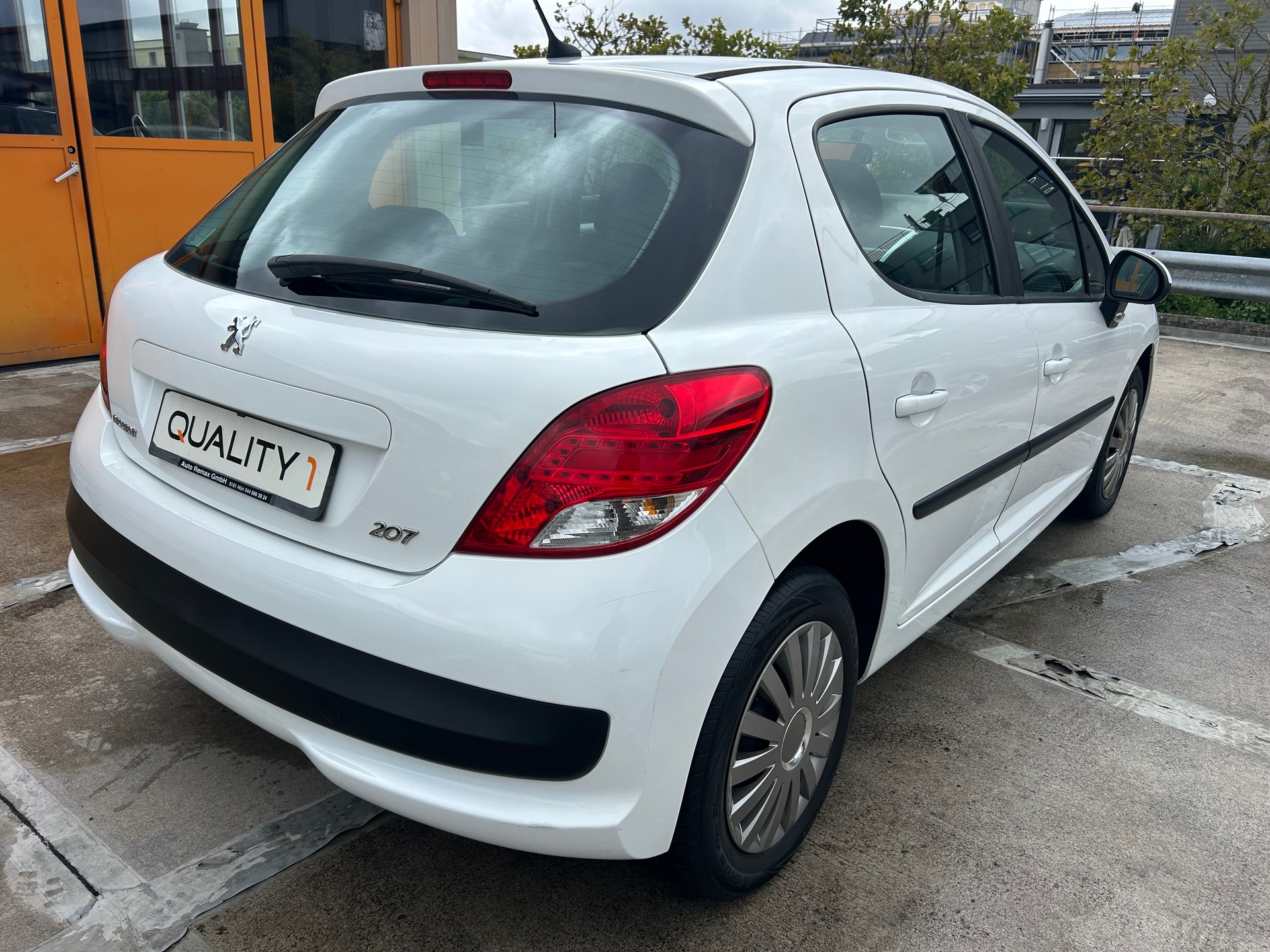 PEUGEOT 207 1.4 16V Trendy Clim-image-3