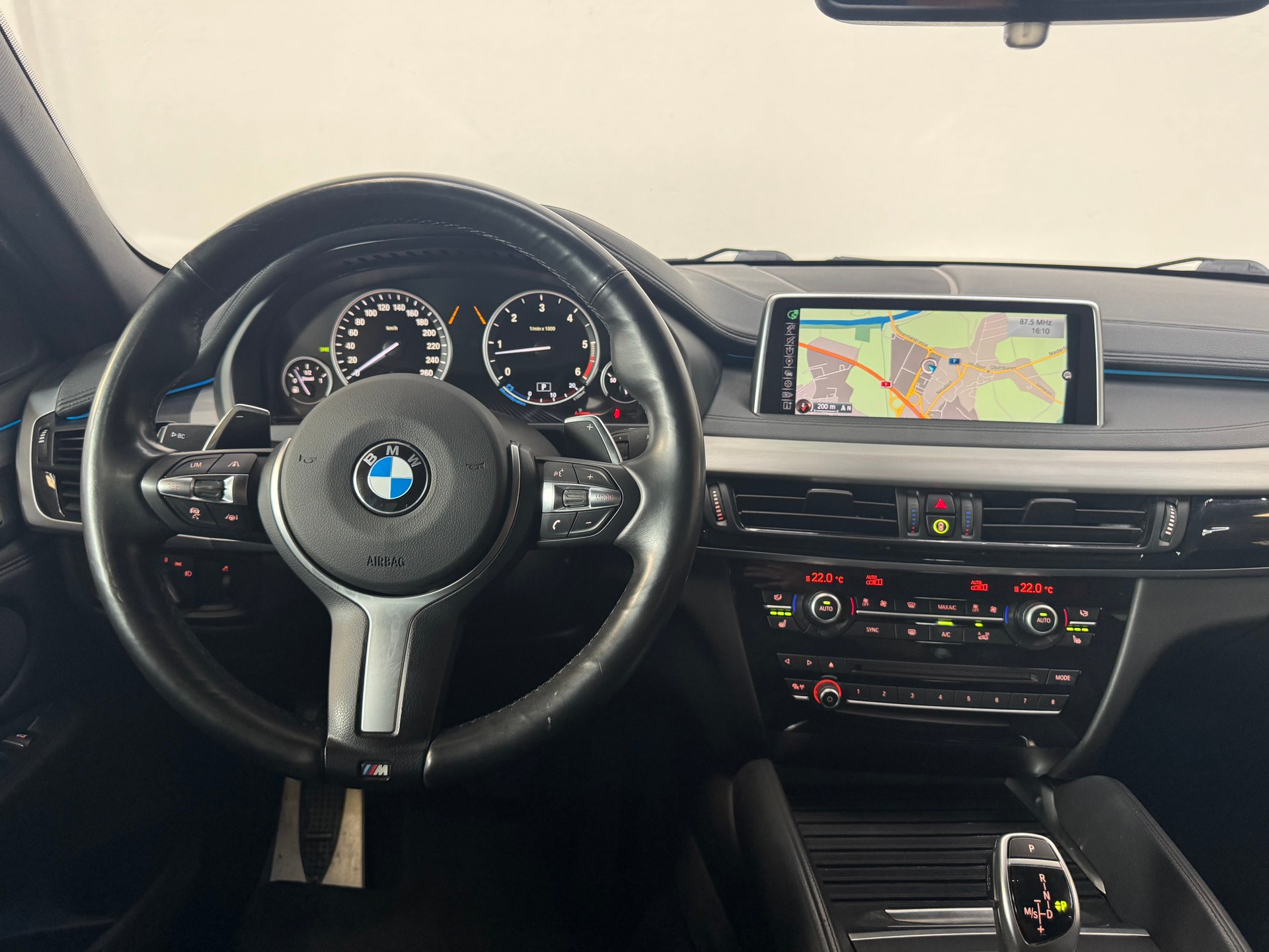 BMW X6 xDrive 30d Steptronic M-Sportpaket-image-16