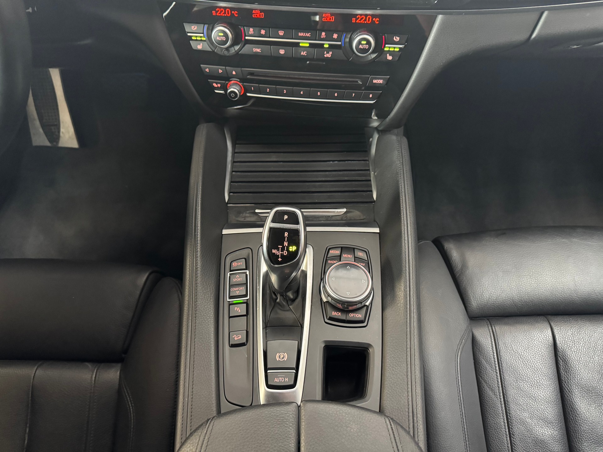 BMW X6 xDrive 30d Steptronic M-Sportpaket-image-26