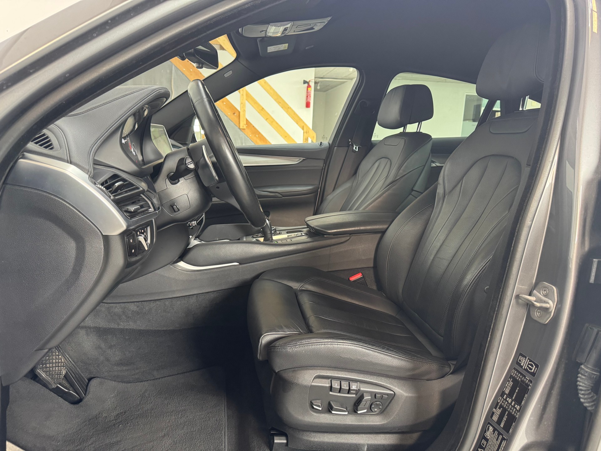 BMW X6 xDrive 30d Steptronic M-Sportpaket-image-9