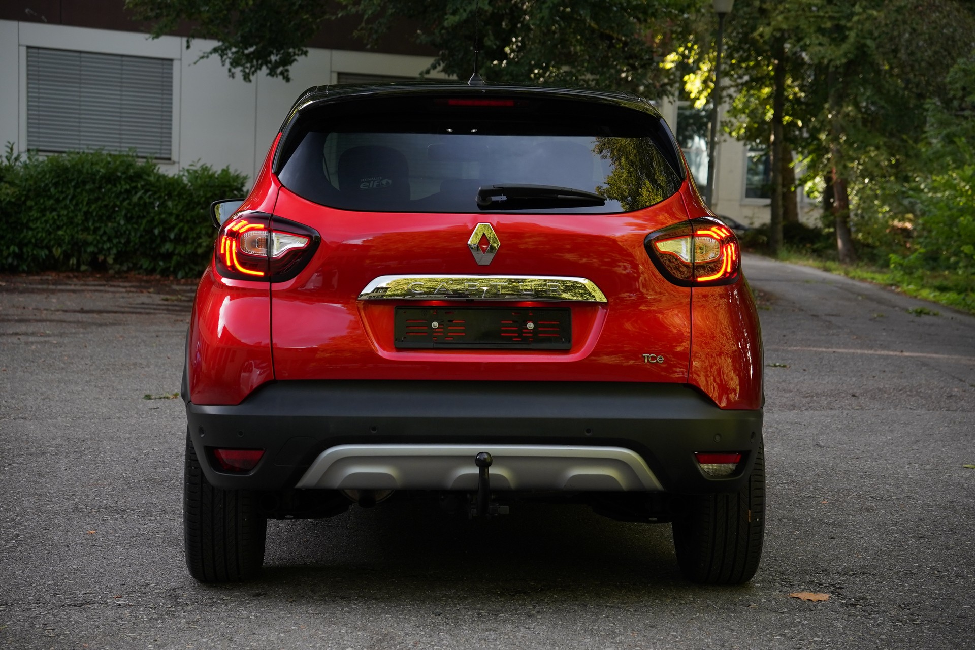 RENAULT Captur 1.2 T 16V Editione One EDC-image-3