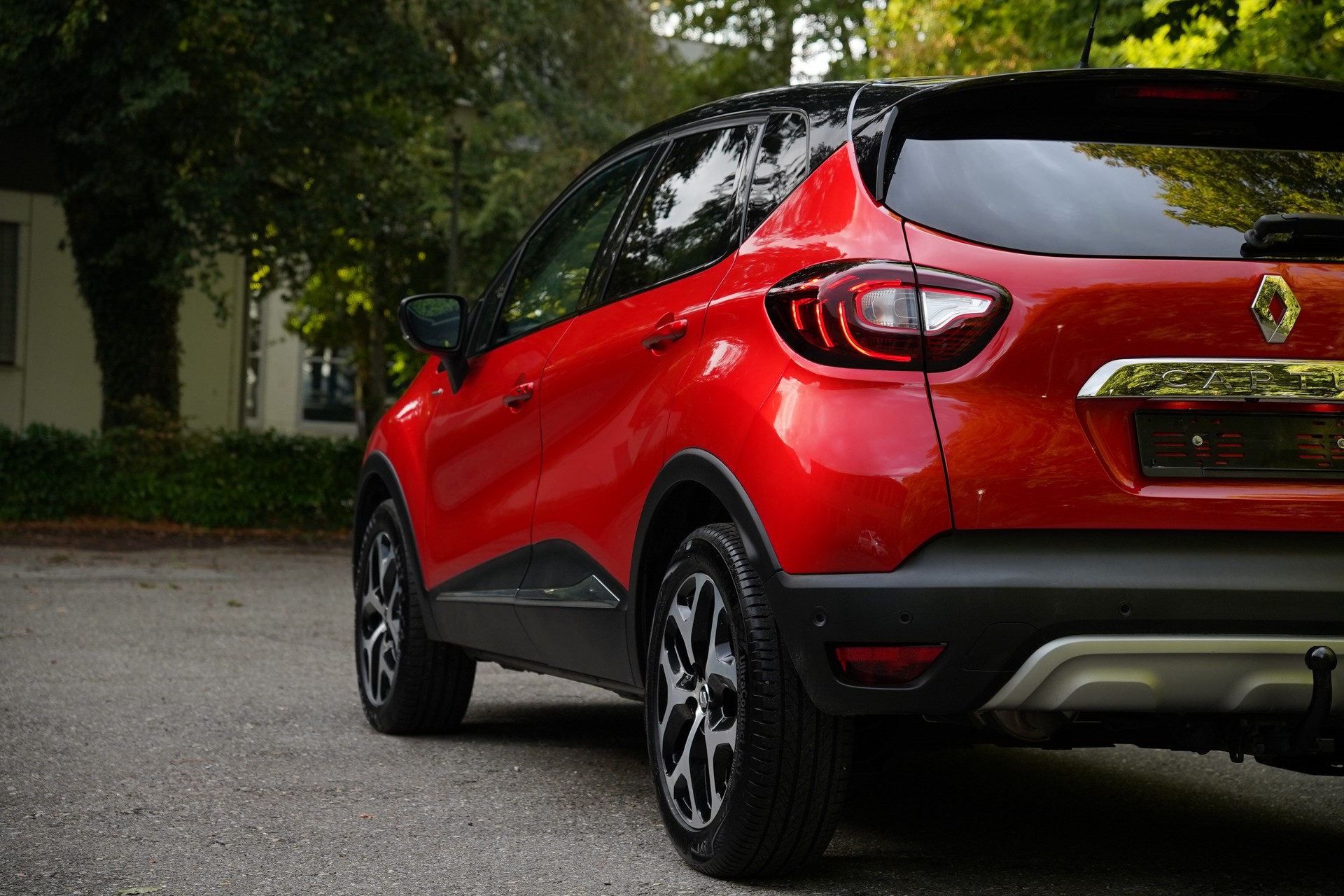 RENAULT Captur 1.2 T 16V Editione One EDC-image-11