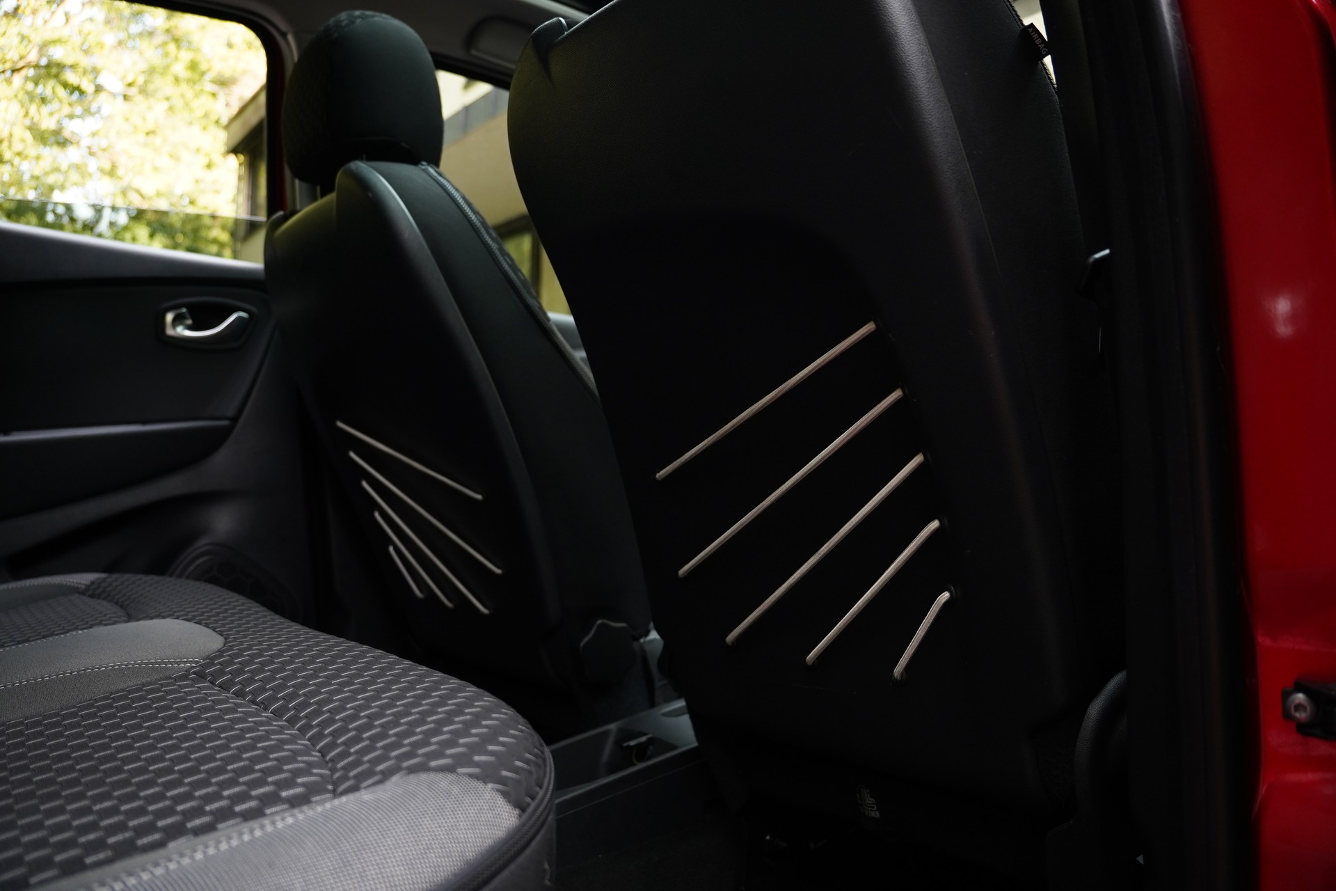 RENAULT Captur 1.2 T 16V Editione One EDC-image-30