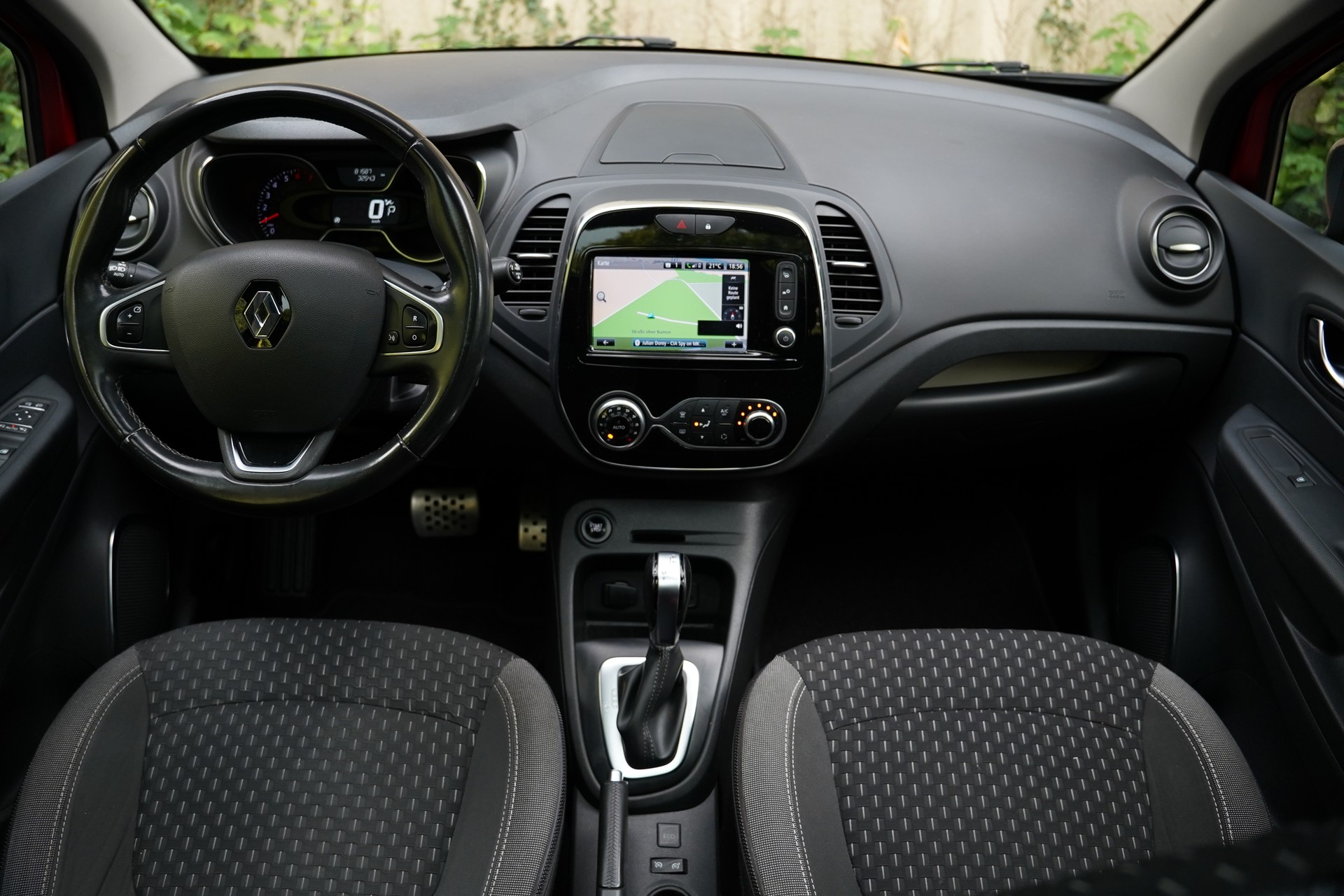 RENAULT Captur 1.2 T 16V Editione One EDC-image-17