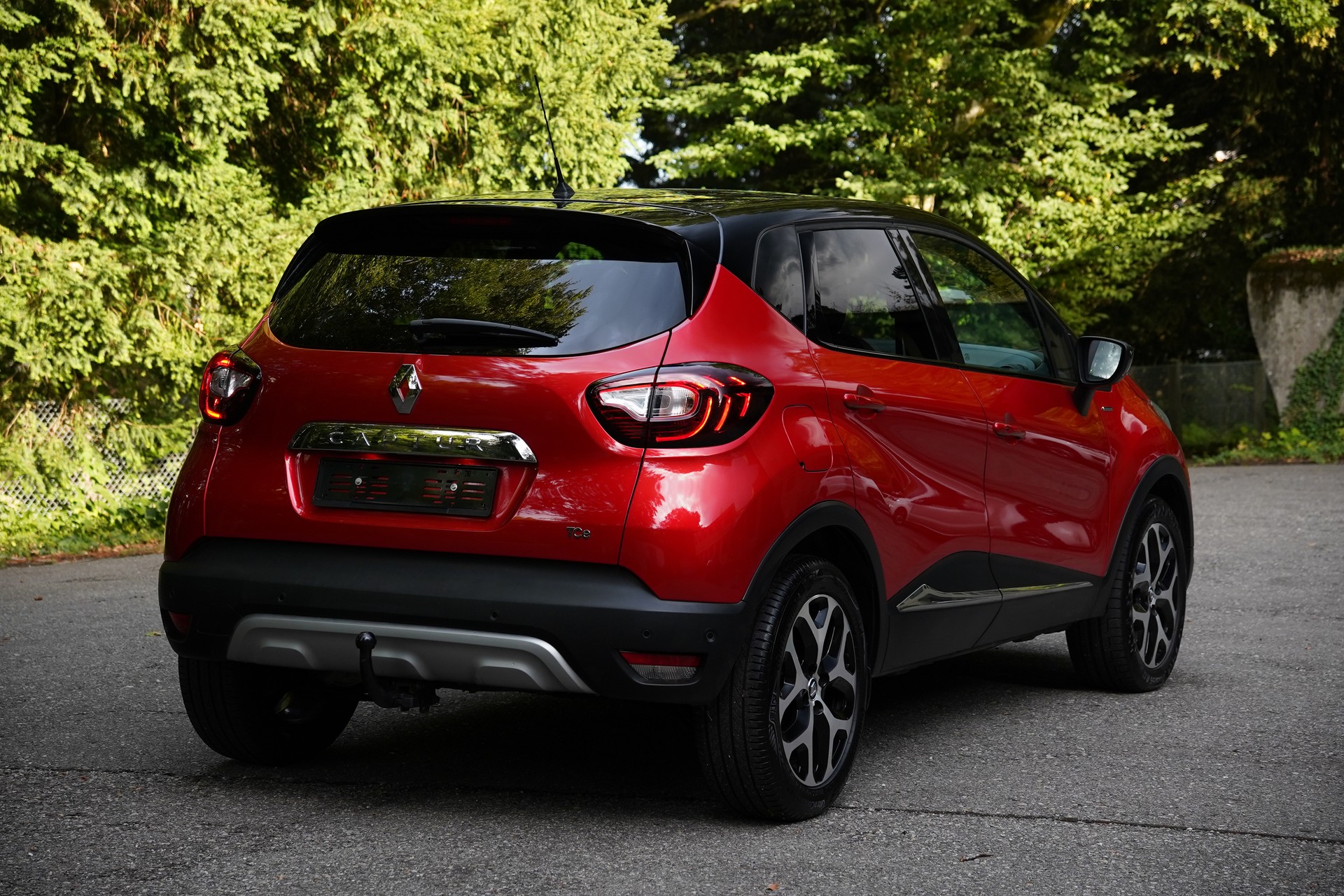 RENAULT Captur 1.2 T 16V Editione One EDC-image-2