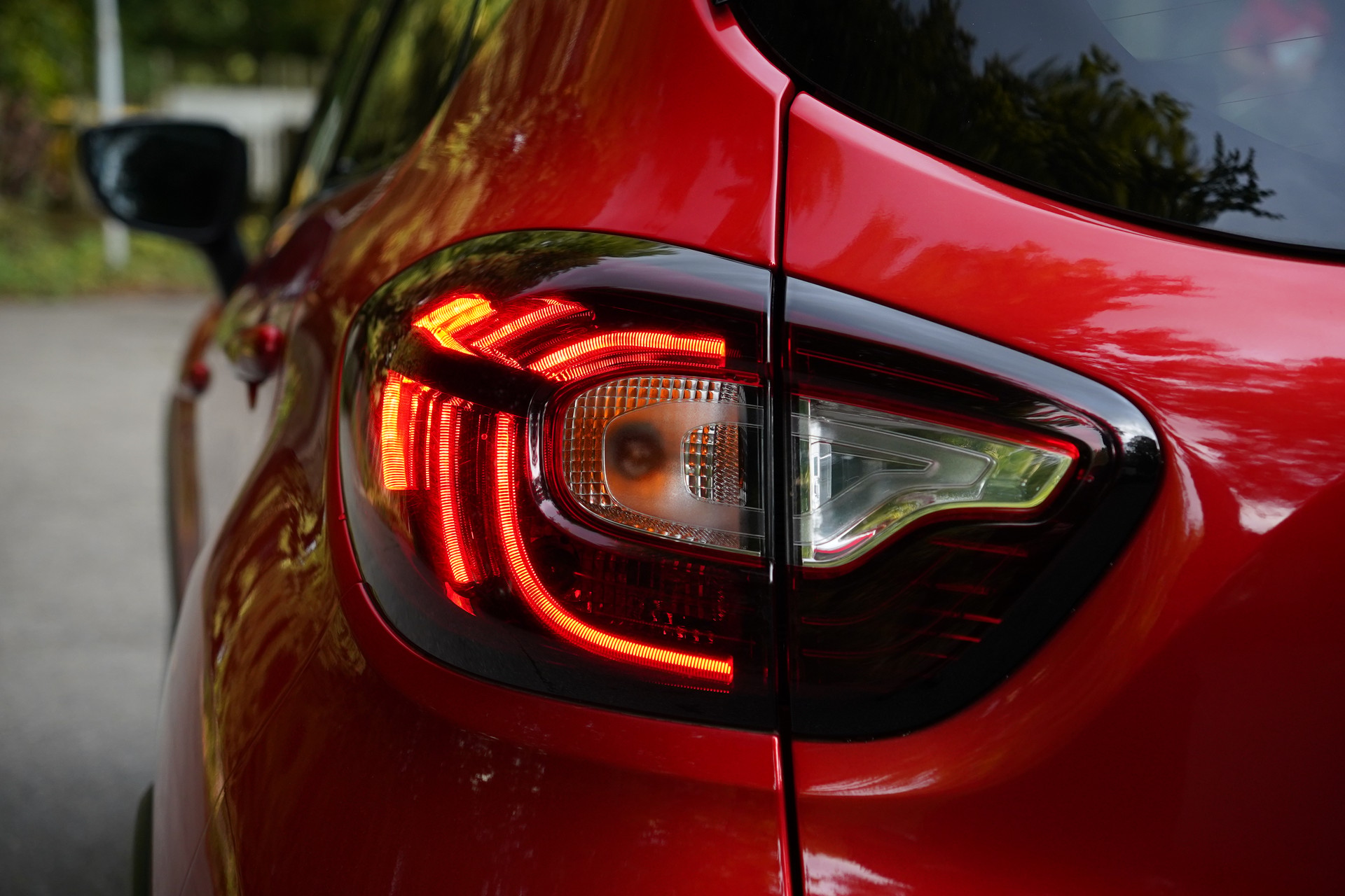 RENAULT Captur 1.2 T 16V Editione One EDC-image-16