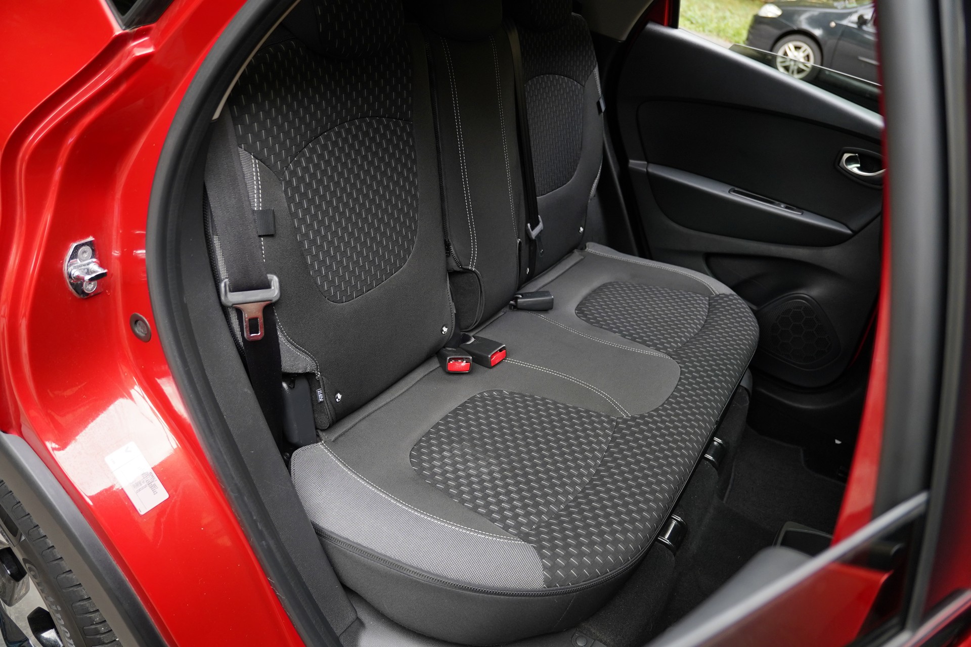 RENAULT Captur 1.2 T 16V Editione One EDC-image-21