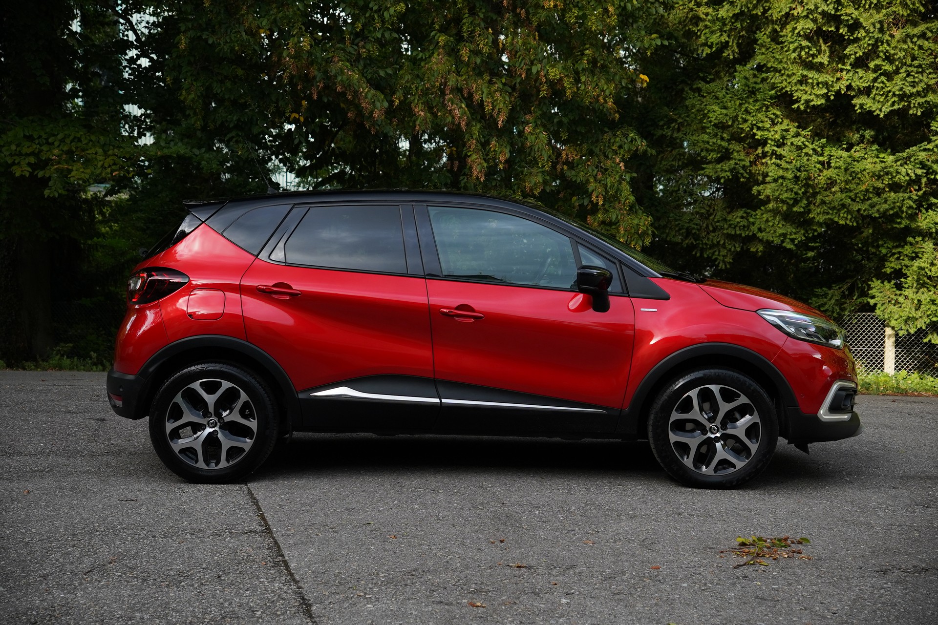 RENAULT Captur 1.2 T 16V Editione One EDC-image-1