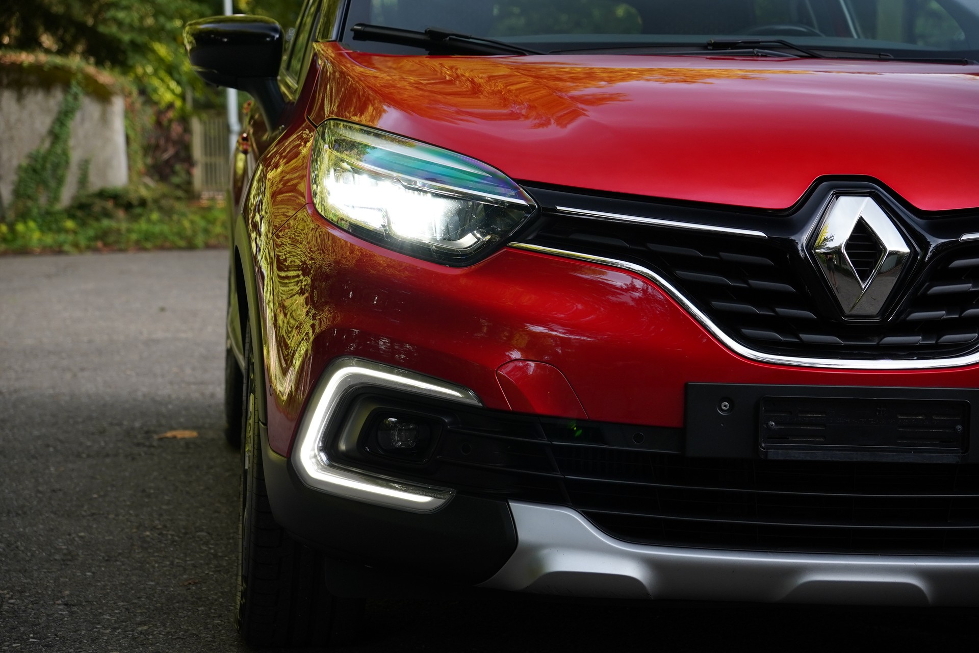 RENAULT Captur 1.2 T 16V Editione One EDC-image-12