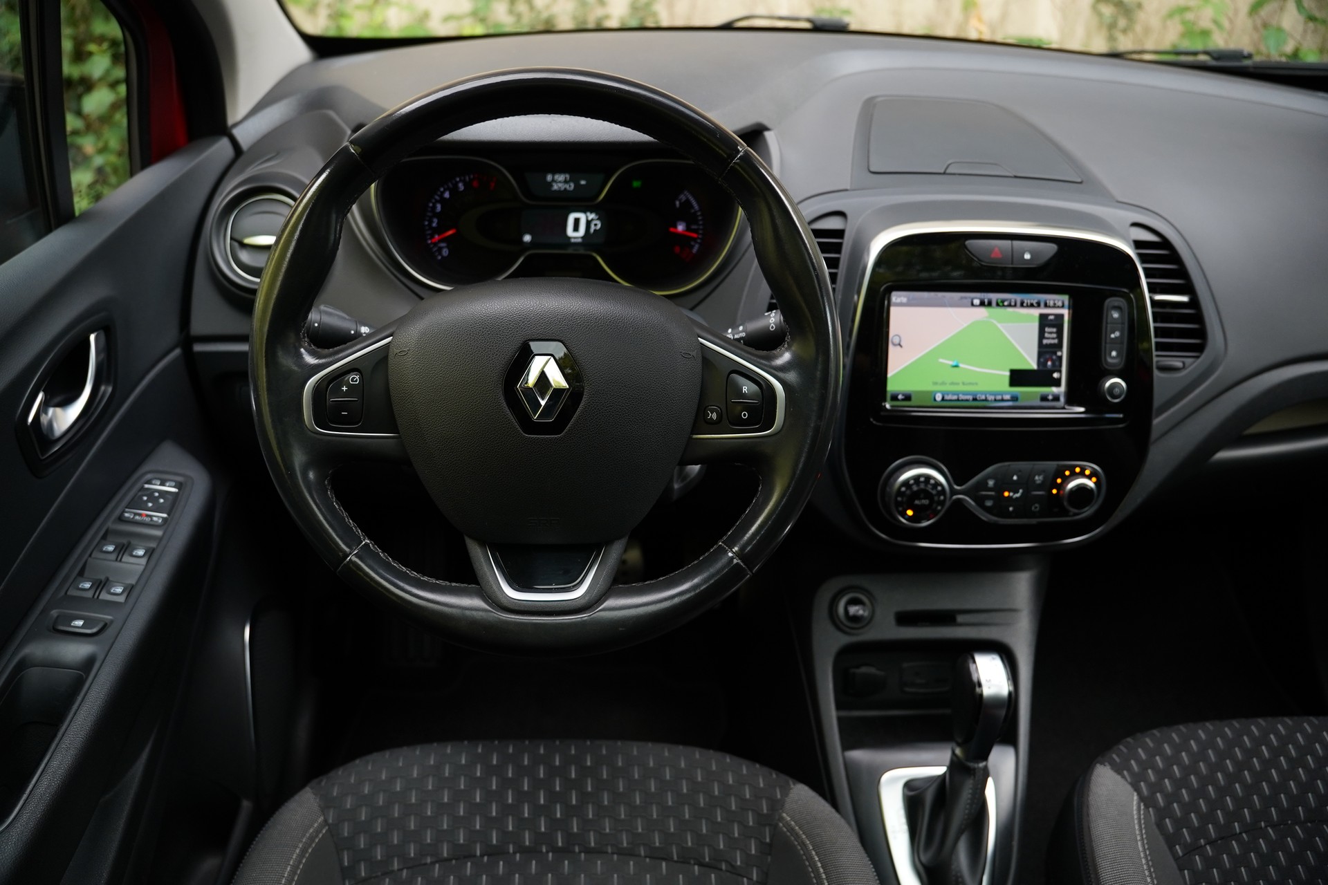 RENAULT Captur 1.2 T 16V Editione One EDC-image-24