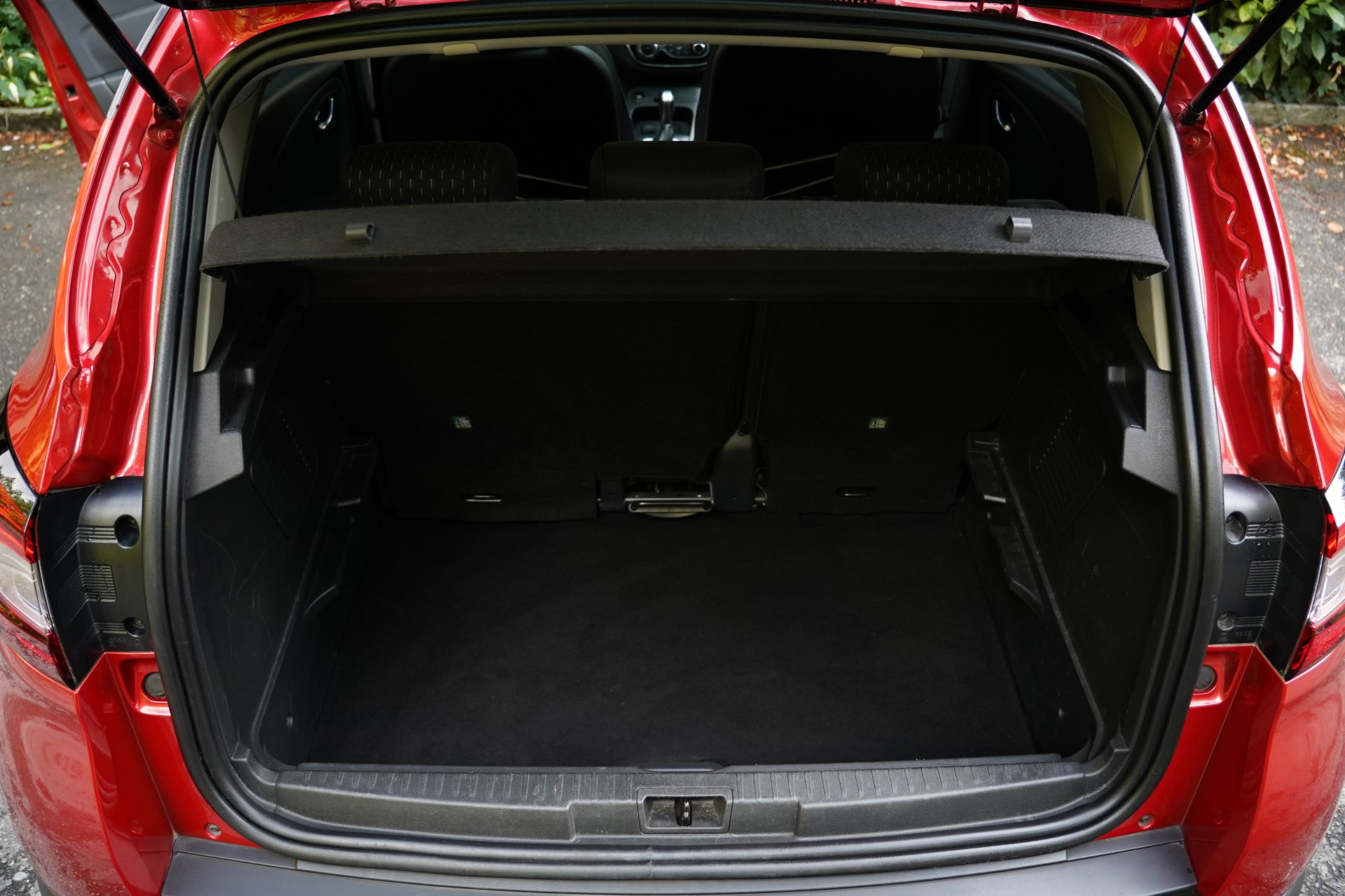 RENAULT Captur 1.2 T 16V Editione One EDC-image-31