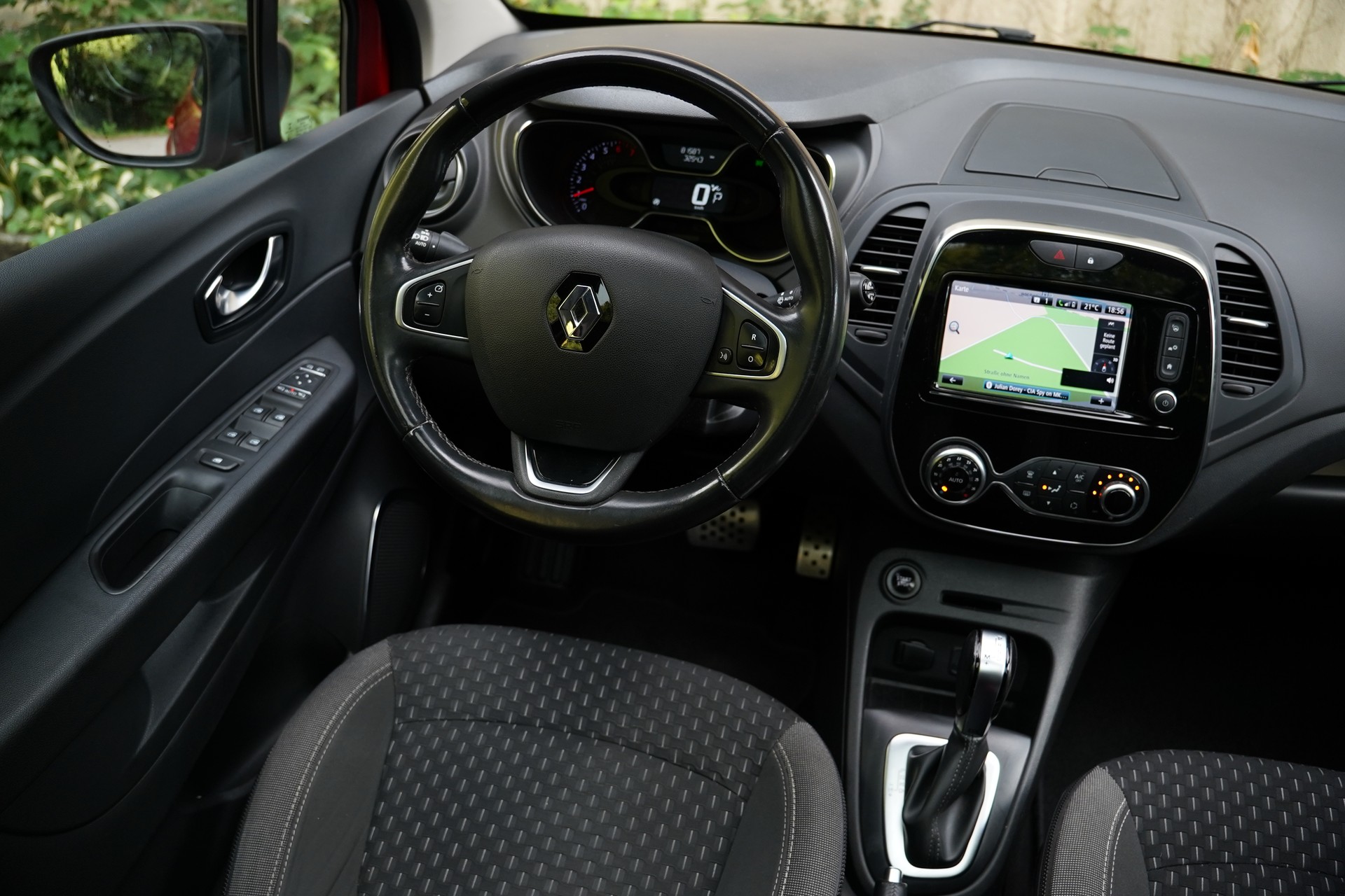 RENAULT Captur 1.2 T 16V Editione One EDC-image-22