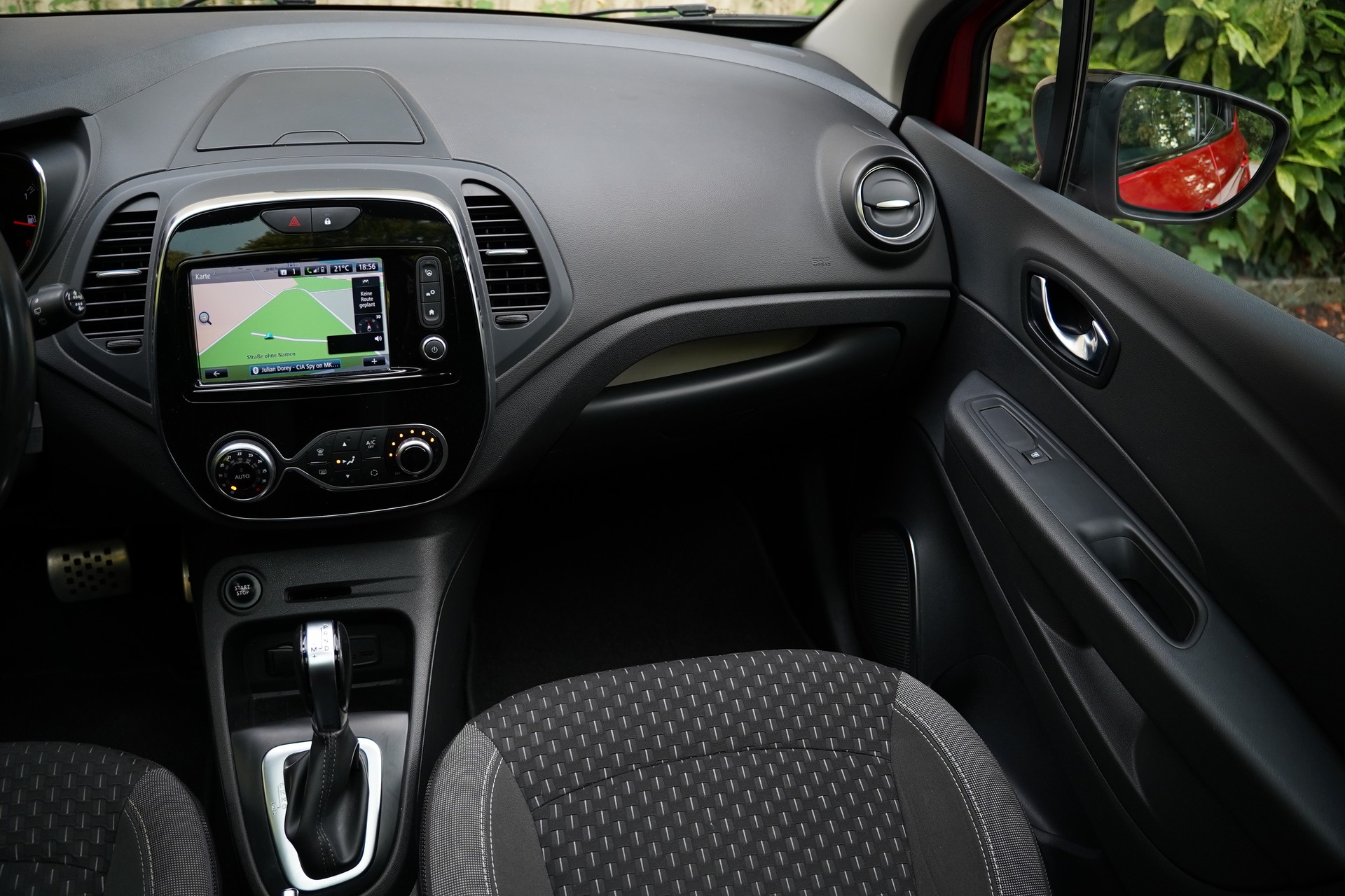 RENAULT Captur 1.2 T 16V Editione One EDC-image-23