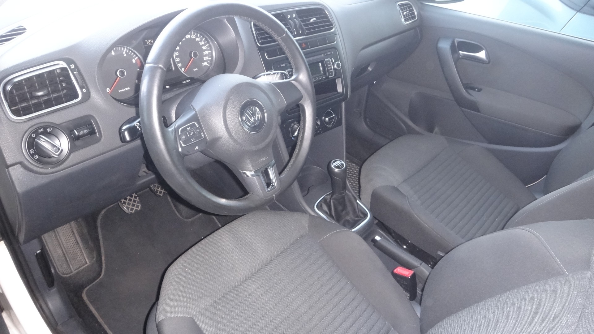 VW Polo 1.2 TSI Comfortline-image-4
