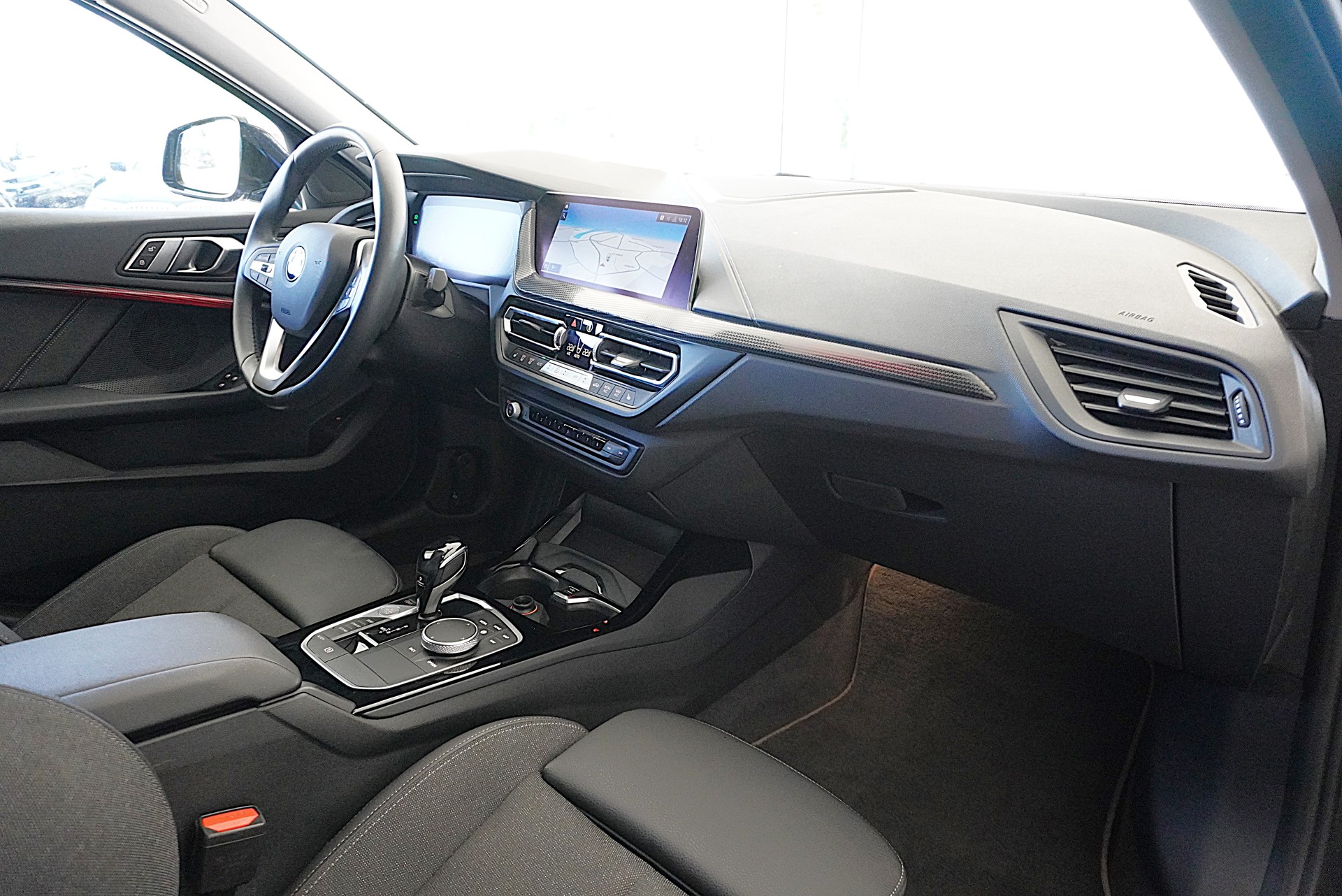 BMW 120d xDrive Steptronic Sport Line-image-9
