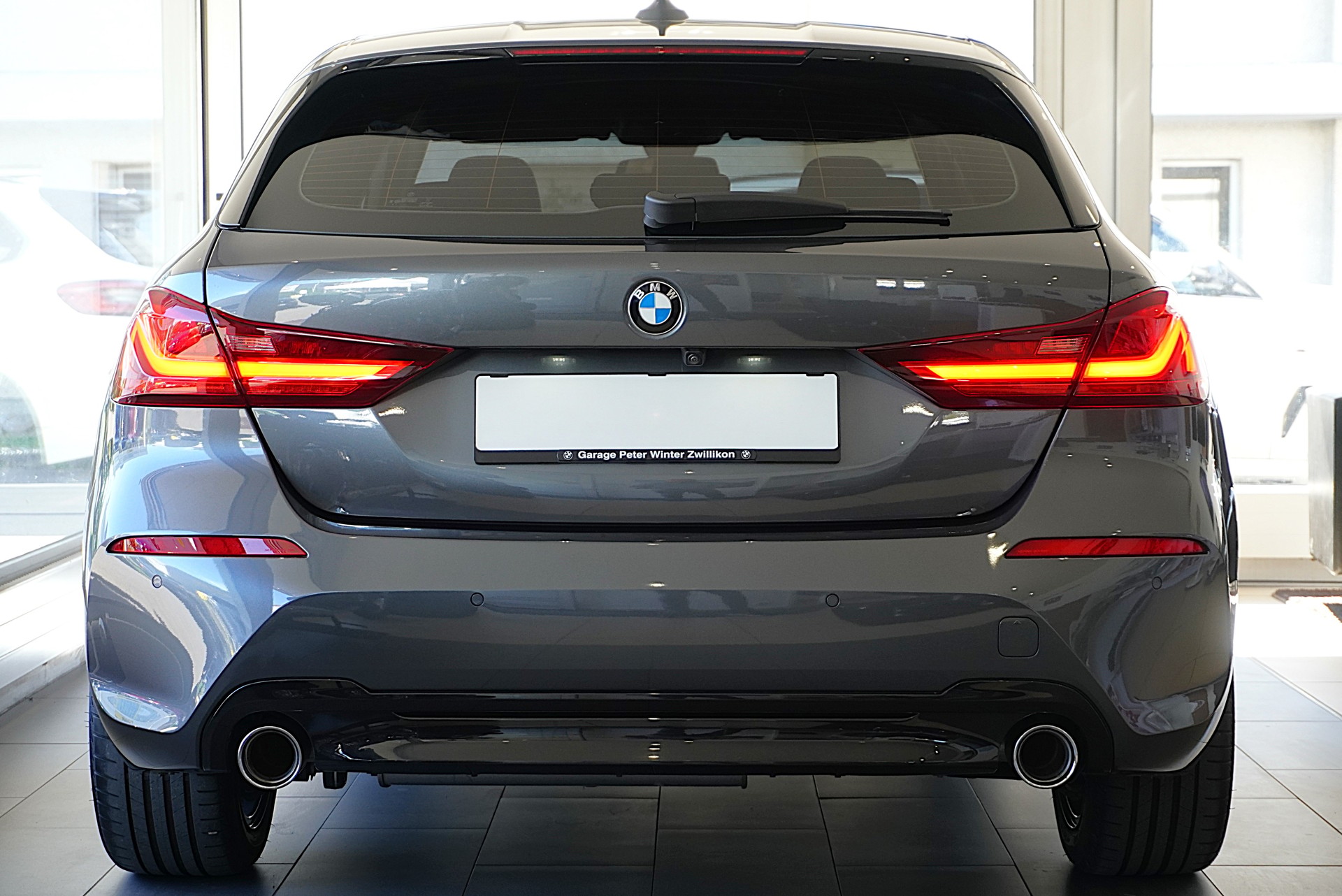 BMW 120d xDrive Steptronic Sport Line-image-6