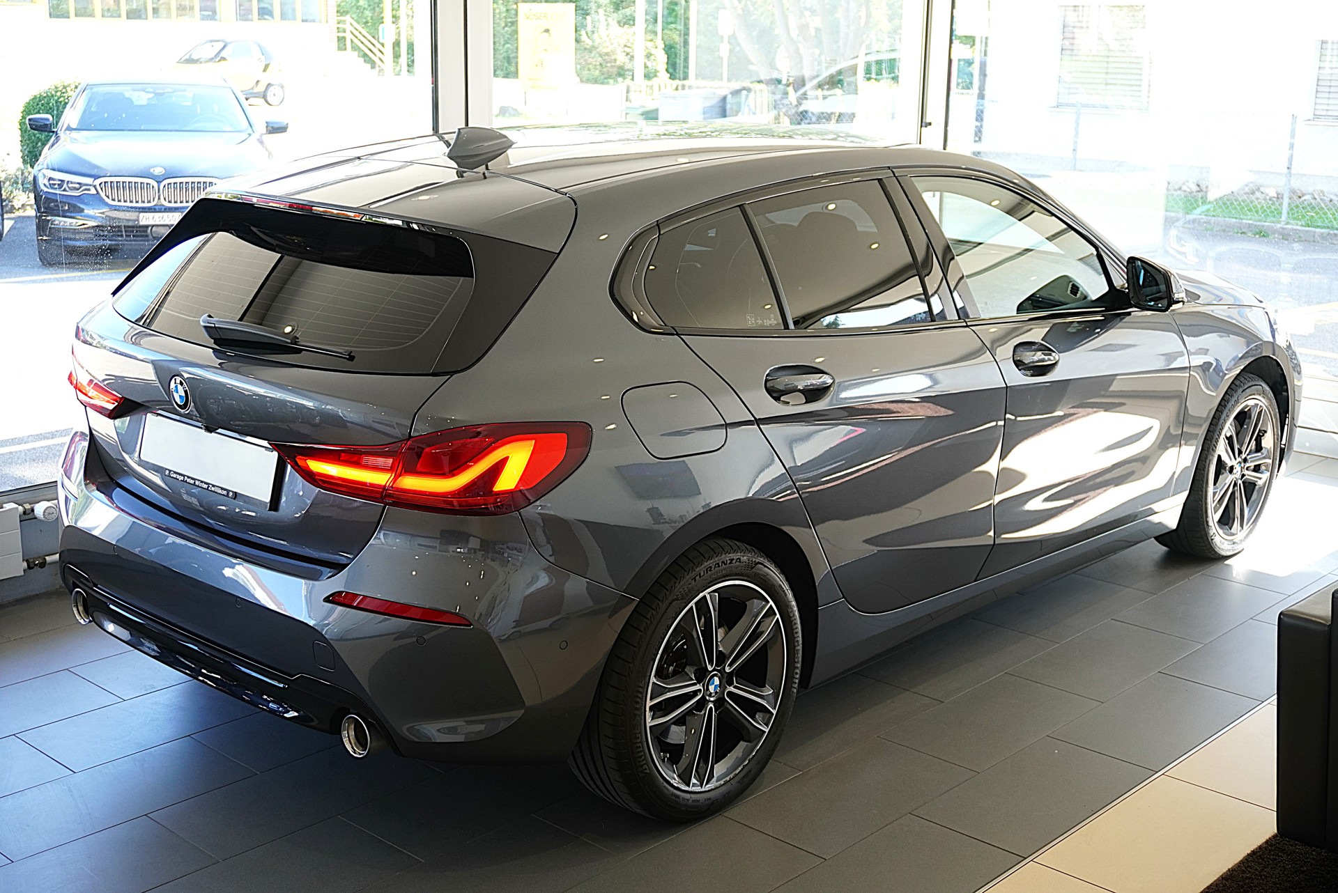 BMW 120d xDrive Steptronic Sport Line-image-4