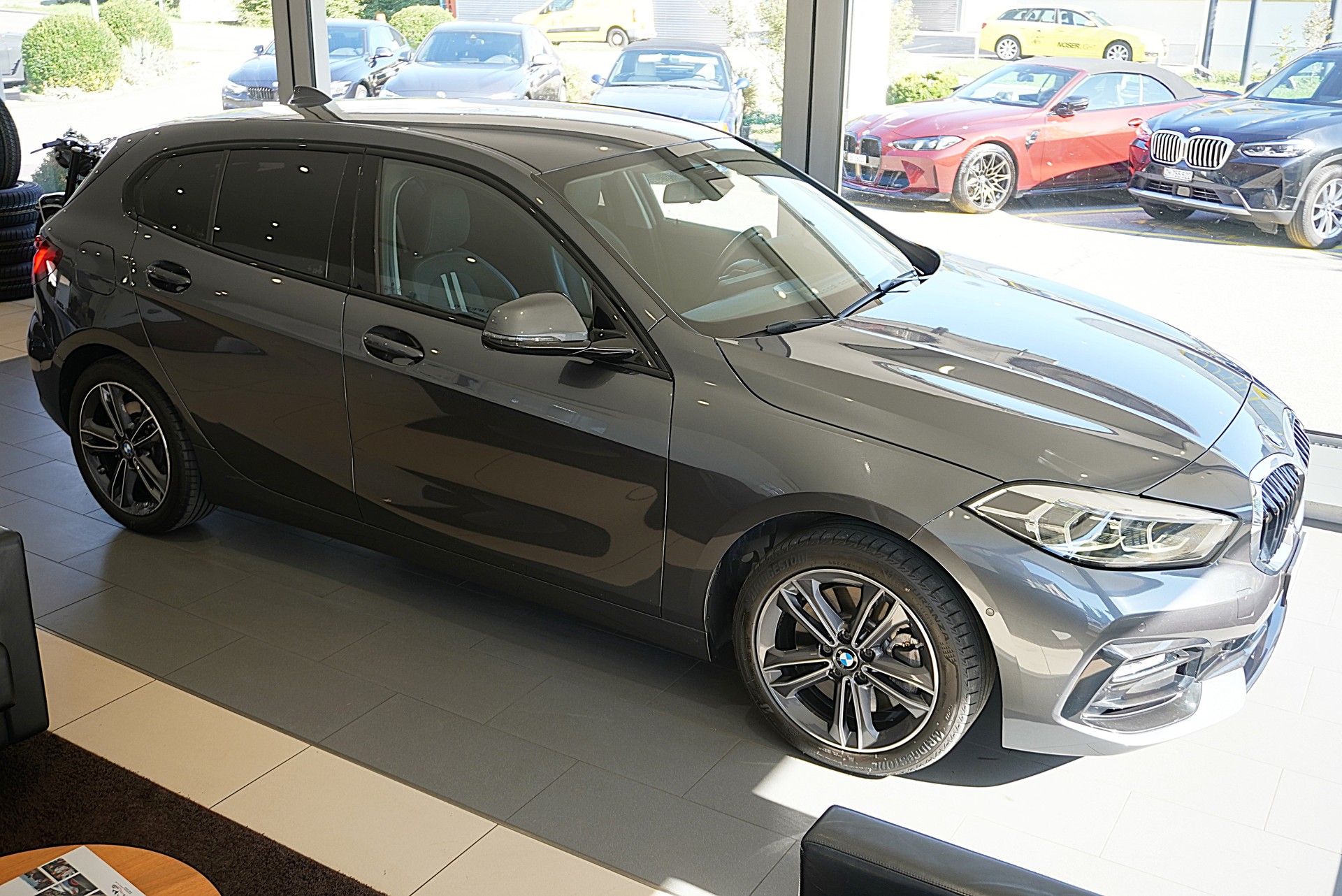 BMW 120d xDrive Steptronic Sport Line-showroom-element-2