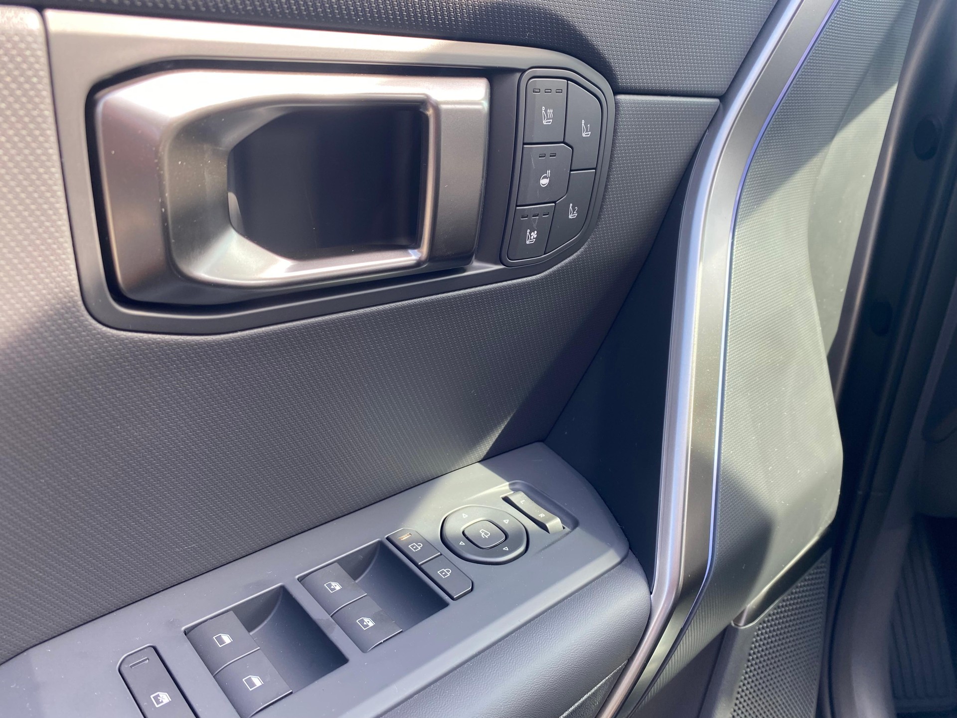 KIA Seltos 1.6 T-GDi X-Line-image-8