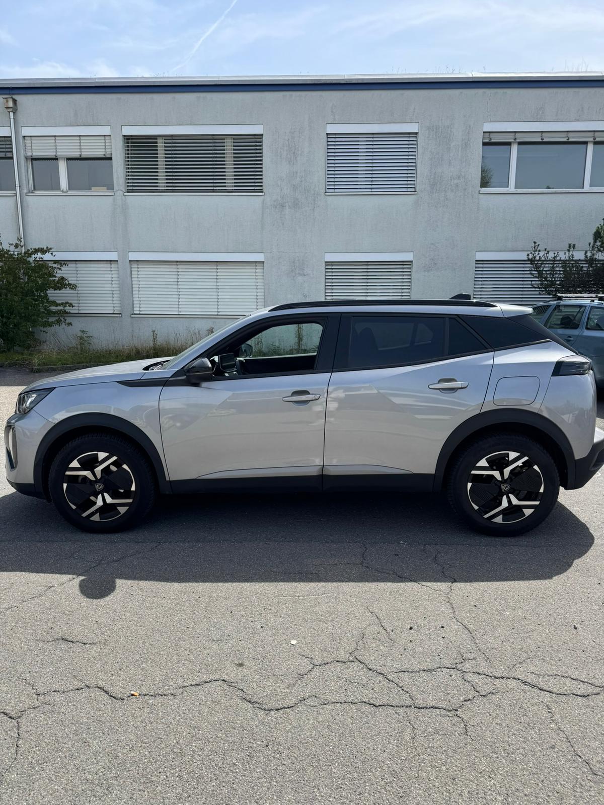 PEUGEOT 1.2 PureTech 130 Allure-image-1