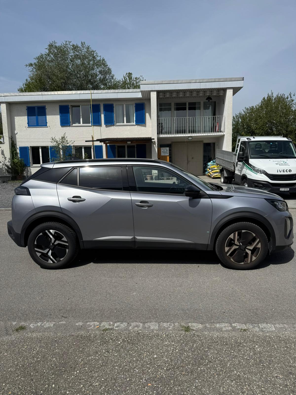 PEUGEOT 1.2 PureTech 130 Allure-image-2