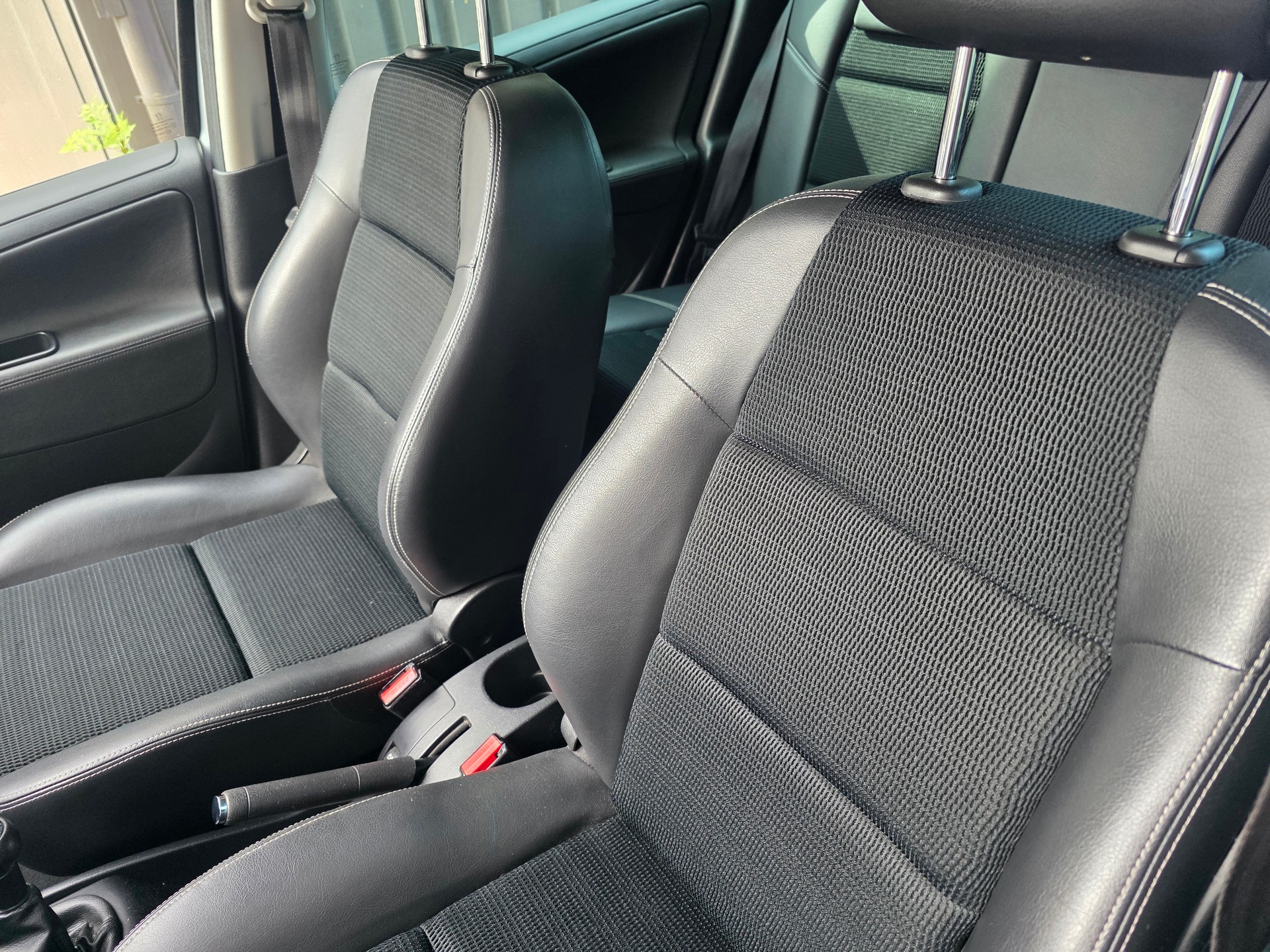 PEUGEOT 207 SW 1.6 16V Swiss Edition-image-6