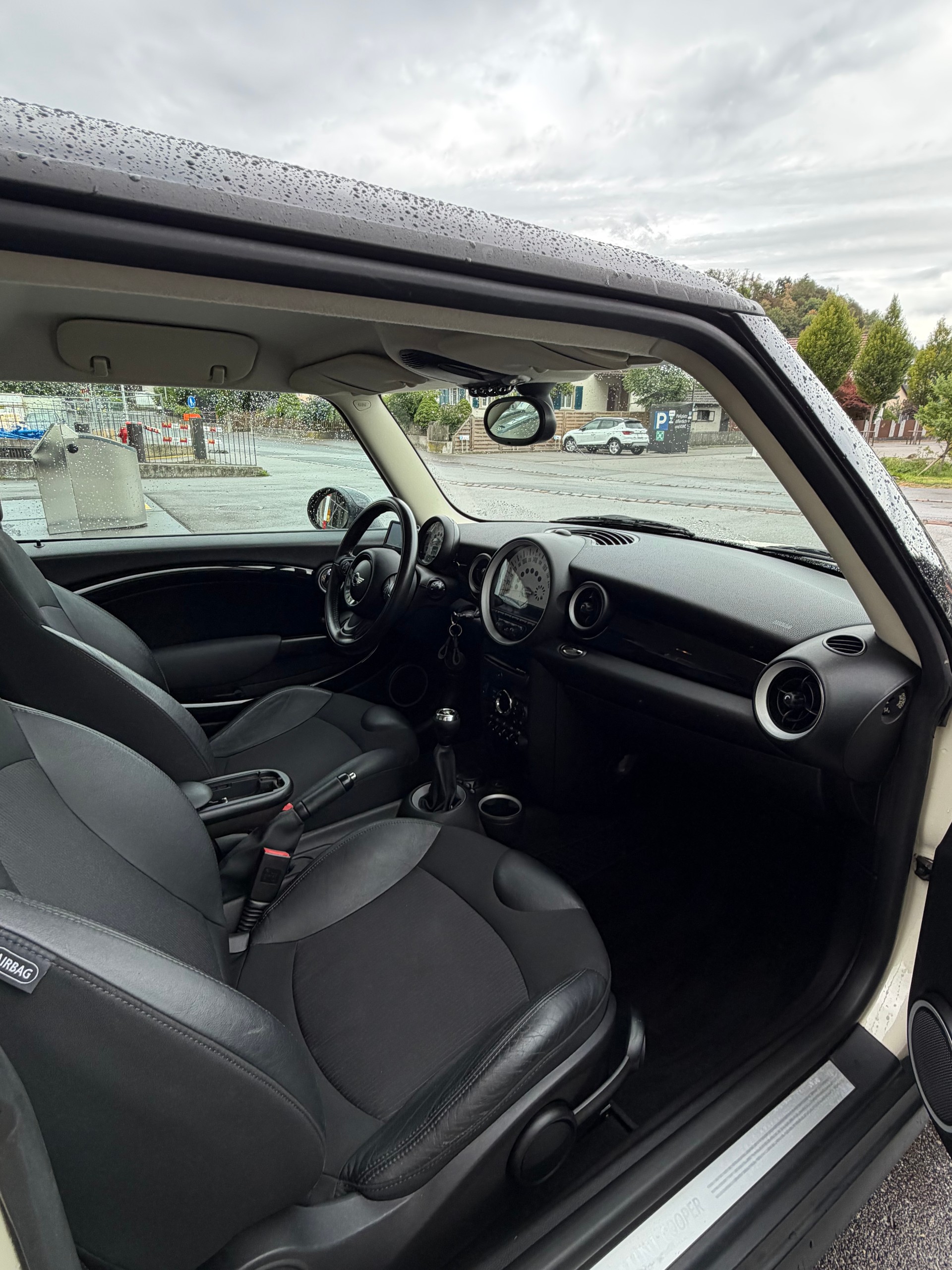 MINI Cooper-image-10
