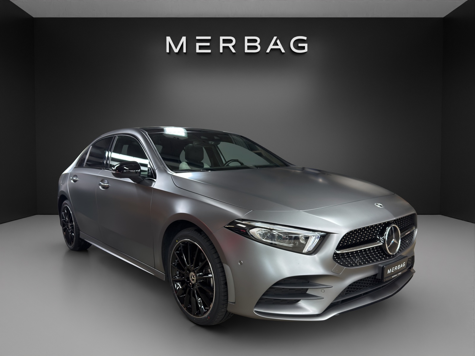 MERCEDES-BENZ A 250e AMG Line-image-5