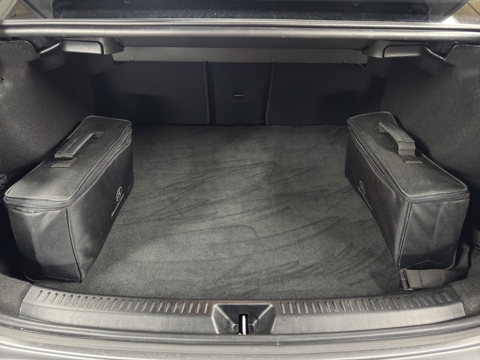MERCEDES-BENZ A 250e AMG Line-image-8